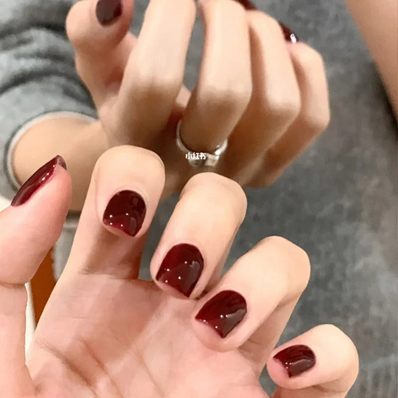 24Pcs Fashion Fake Nails Press on Short Square Head False Nail Art Black Starlit Sky Design Artifical Full Cover Nail Tips 037
