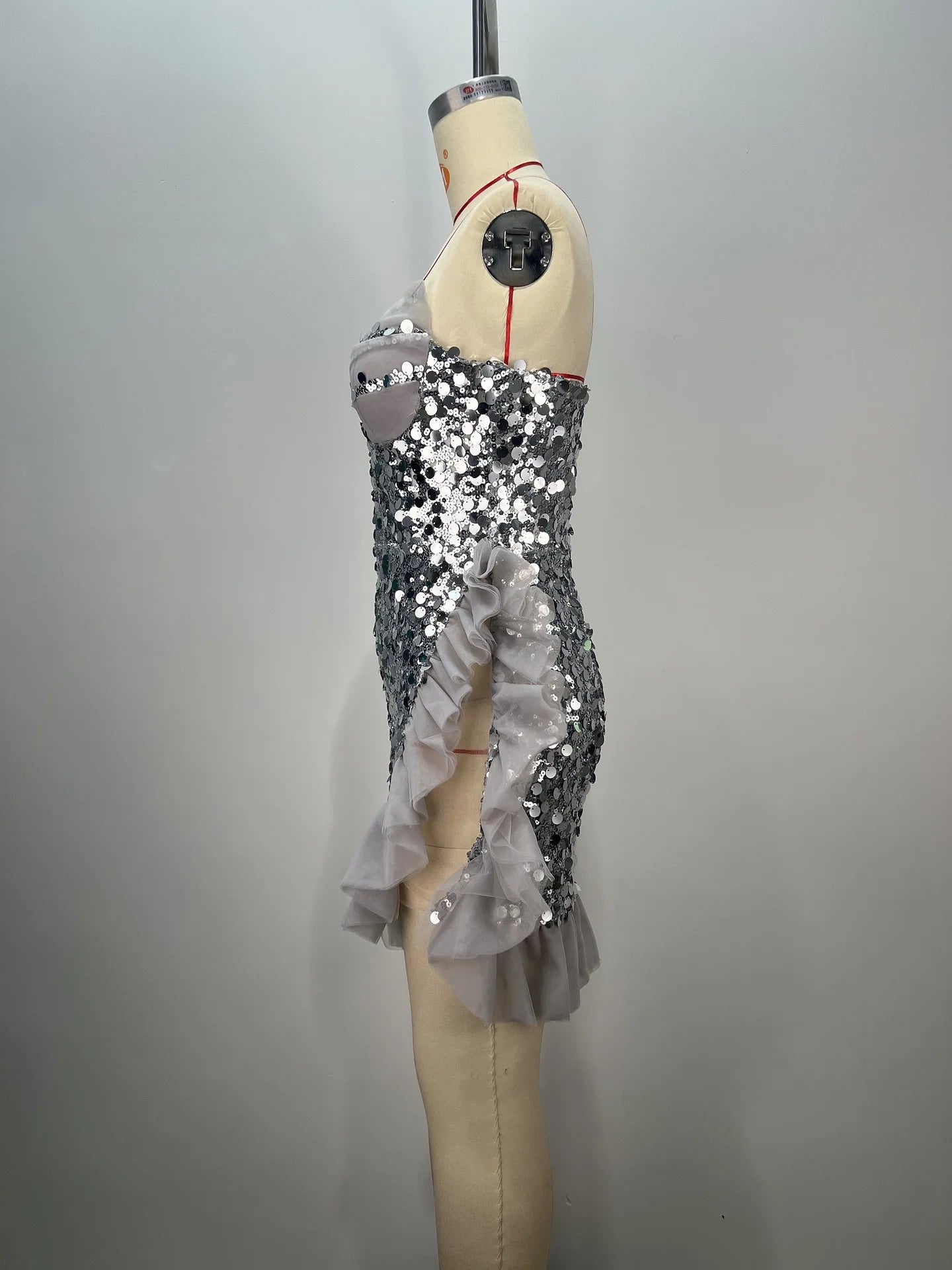 2024 Sliver Sequins Sexy Deep V Strapless Falbala Mini Dress Fashion Woman Evening Party Dress Celebrity Birthday Party Outfit