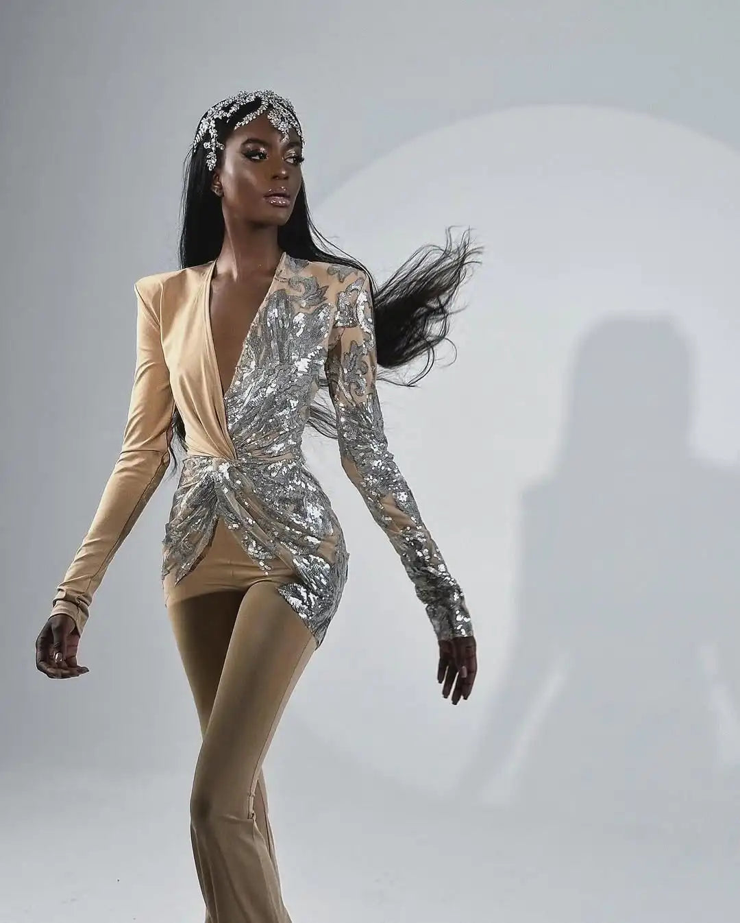 New Style Runway Fashion Khaki Color Women Long Sleeve Sexy V-Neck Sequins Bodycon Long Jumpsuit Celebrate Nightclub Party Wear