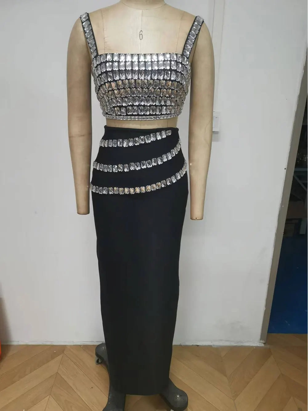 2025 Sexy Women Light Luxury Nail Bead Long Skirt Set Spaghetti Strap Sleeveless Ultra Short Vest+High Waist Skirt Two-Piece Set black