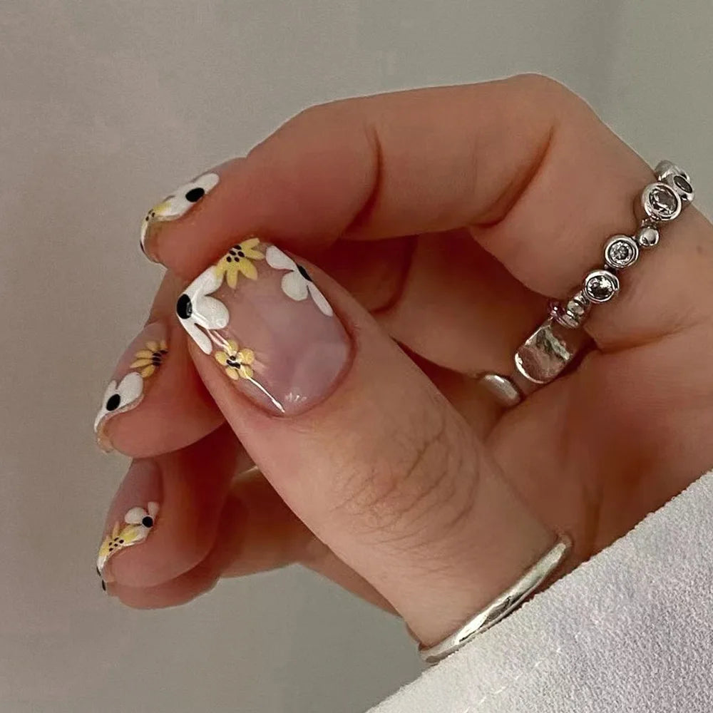 24Pcs Fashion Fake Nails Press on Short Square Head False Nail Art Black Starlit Sky Design Artifical Full Cover Nail Tips 3288
