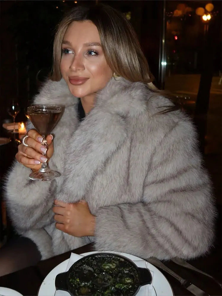 HH Women Fashion Lapel Faux Fur Jackets Elegant Solid Long Sleeves Oversized Coats 2025 Female Winter Fuzzy Warm Outerwear