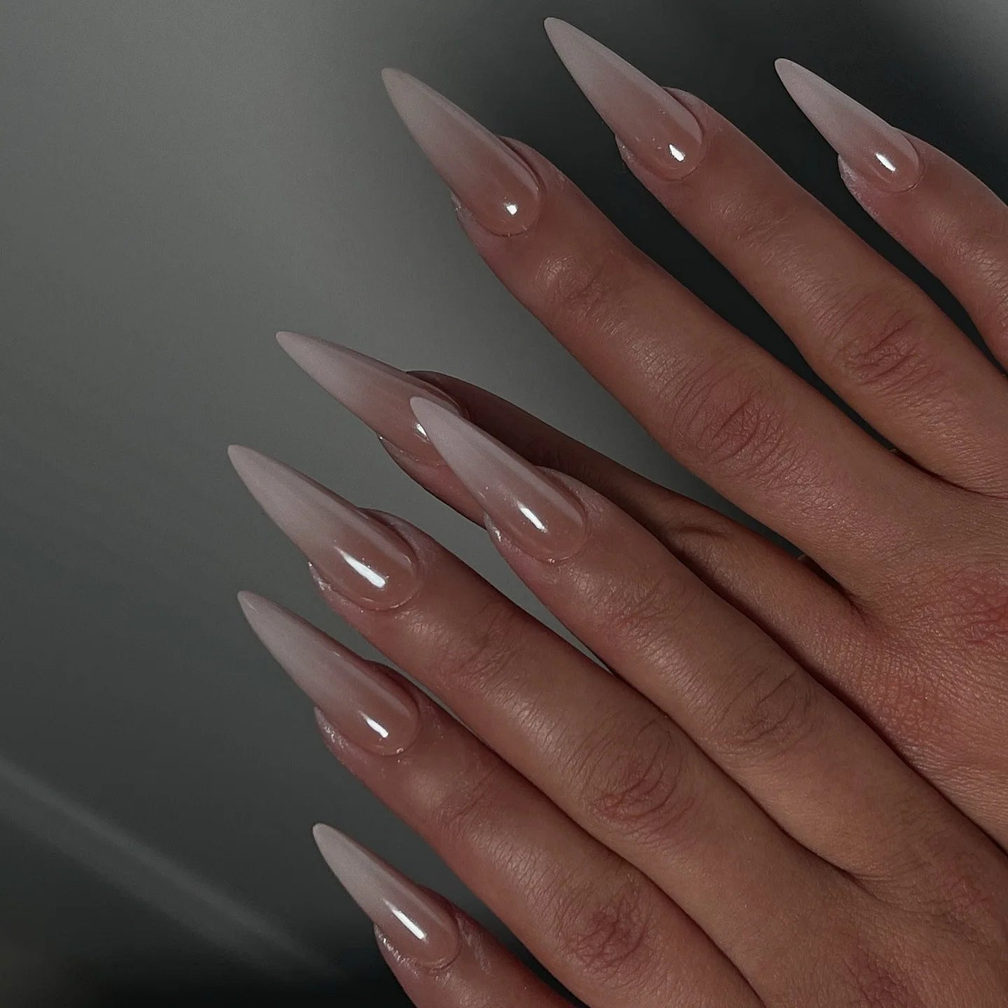 24Pcs Fashion Stiletto Press on Fake Nails with Rhinestone Y2k Almond False Nails Set Strawberry Design Full Cover Manicure Tips 119