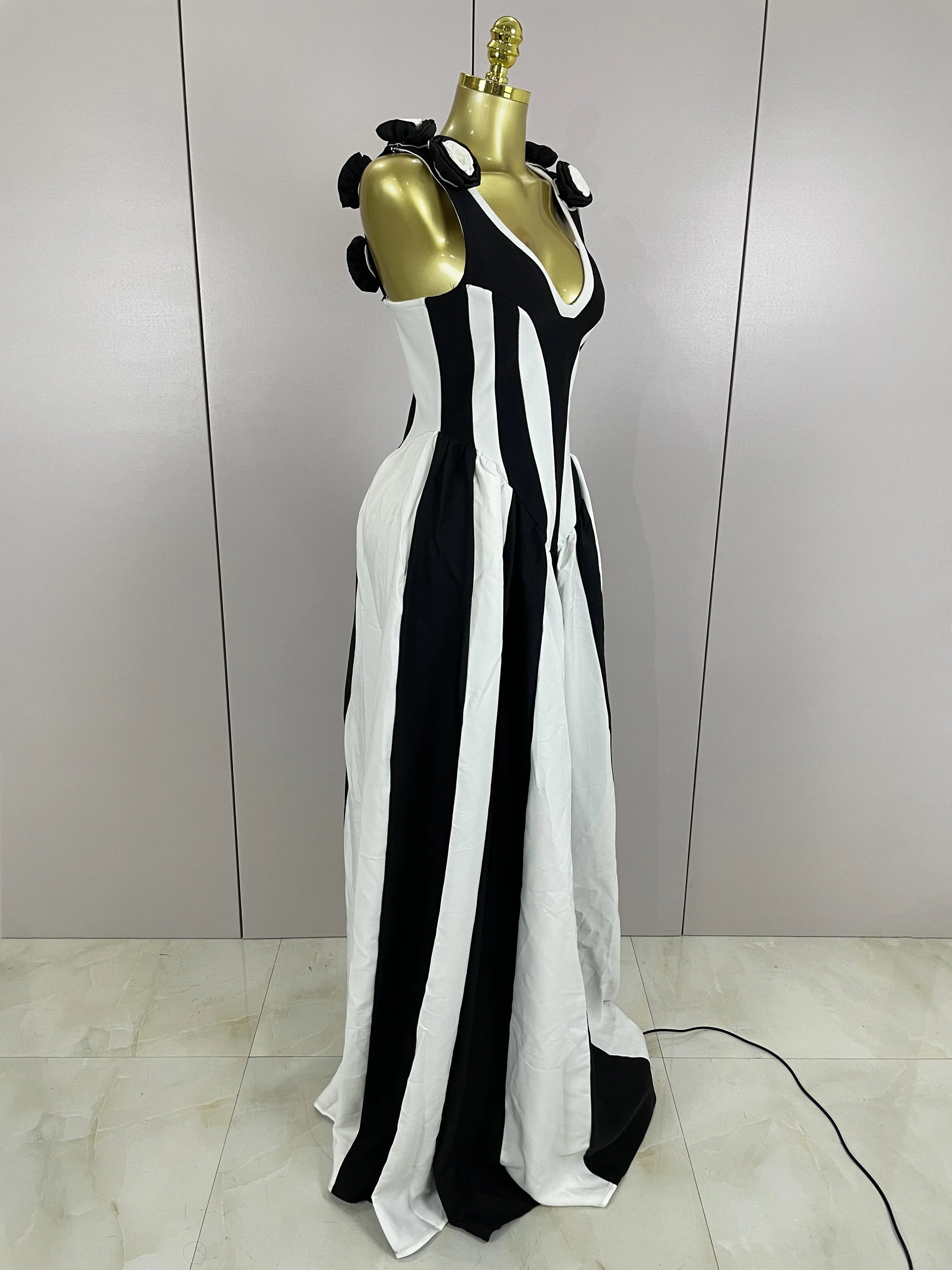Sexy Black White Flower Stripe High fork Sleeveless Bandage Long Dress 2025 New Women Vacation Party Elegangt Party Club Dresses