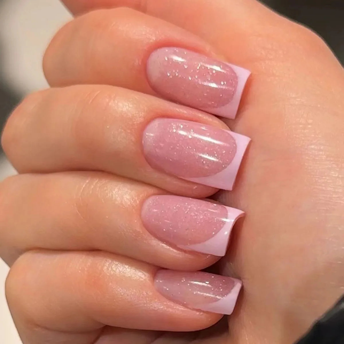 24Pcs Short Square Press on Fake Nails Simple Gradient White Nude Pink False Nails Wearable French Full Cover Nail Art Tips 3321