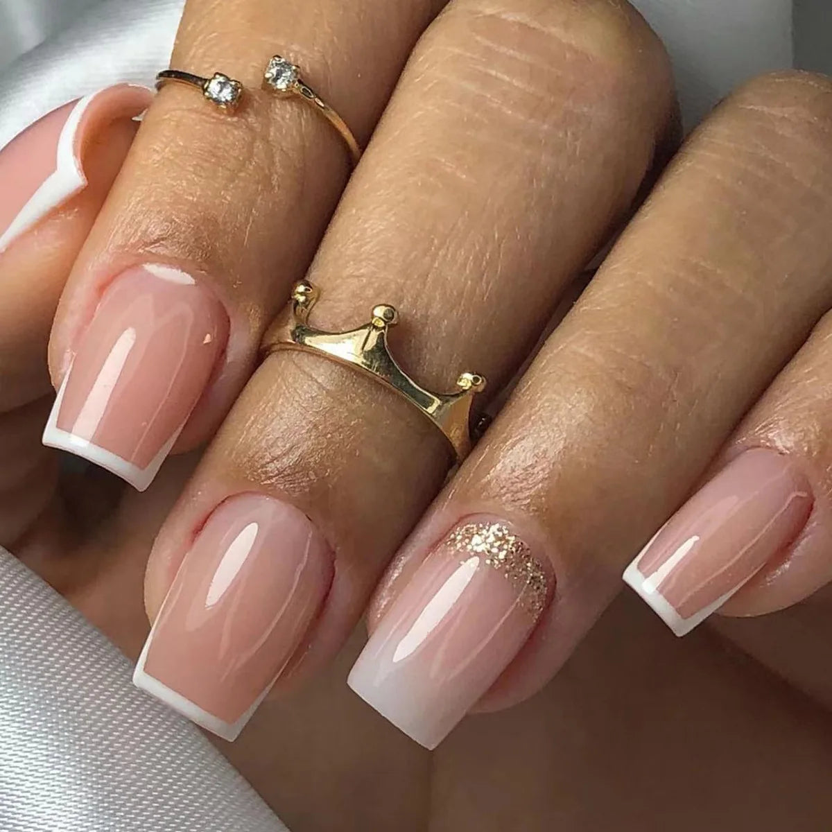 24Pcs Wearable Fake Nail Art Tips Short Square Head Press on Nails Simple White French False Nails Detachable Finished Manicure 3035