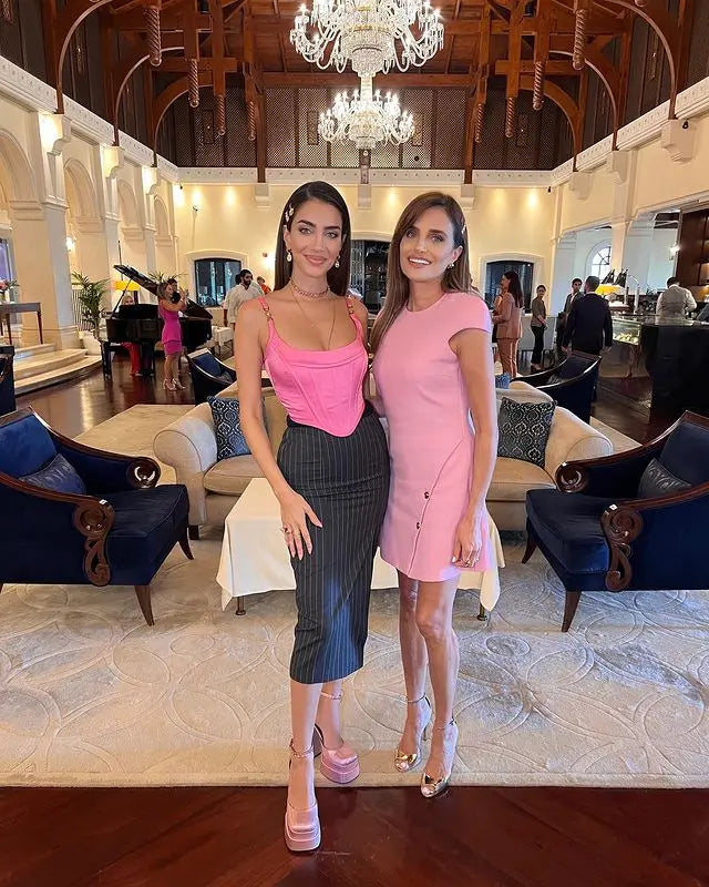 2024 New Summer Pink Color Women Sexy Bodycon Short Bandage Tops Casual Sexy Cute Celebrity Fashion Tops High Quality