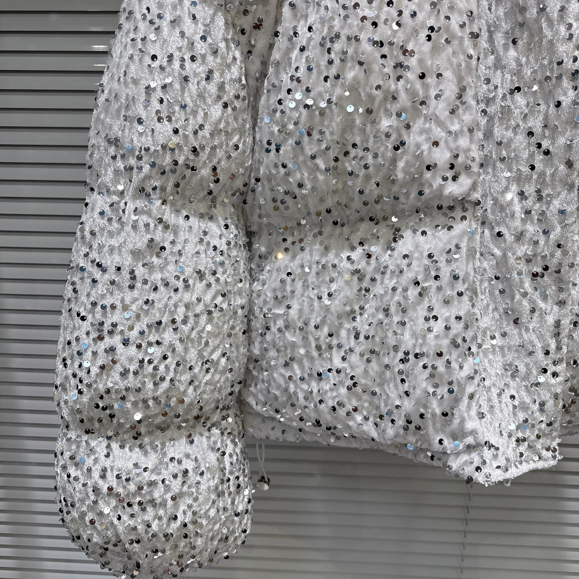 Winter New Trendy Style Silver Sequin Fabric Heavy Industry Hooded Warm Jacket For Women Cotton-padded Coat 11A07657