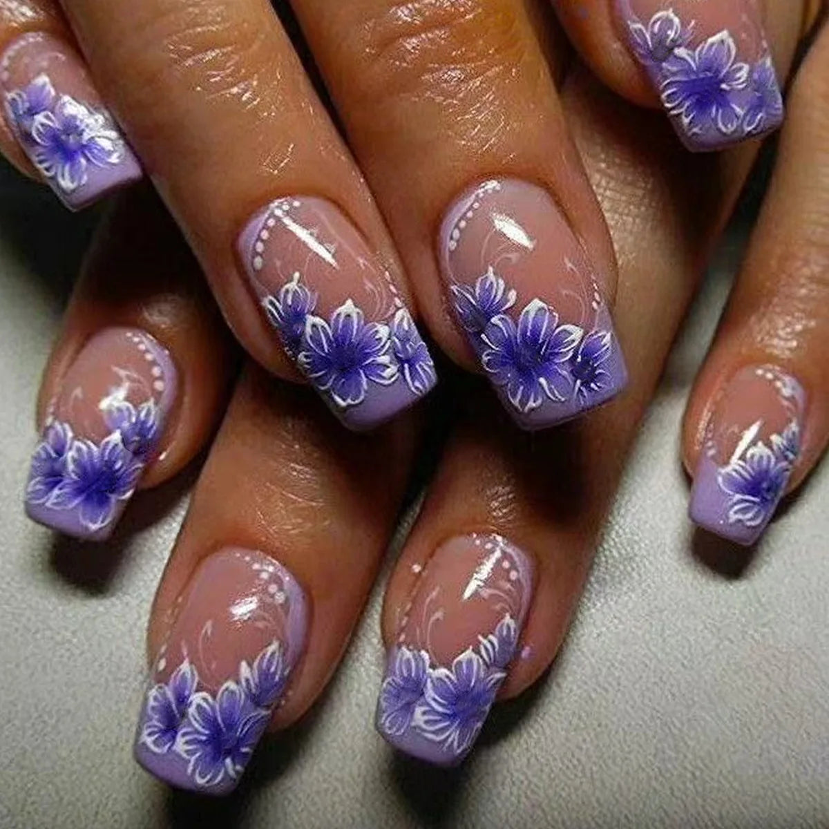 Short Square False Nail with Colorful Flower Rhinestone Design Simple French Fake Nail Fashion Wearable Press on Nails Art 24Pcs 2