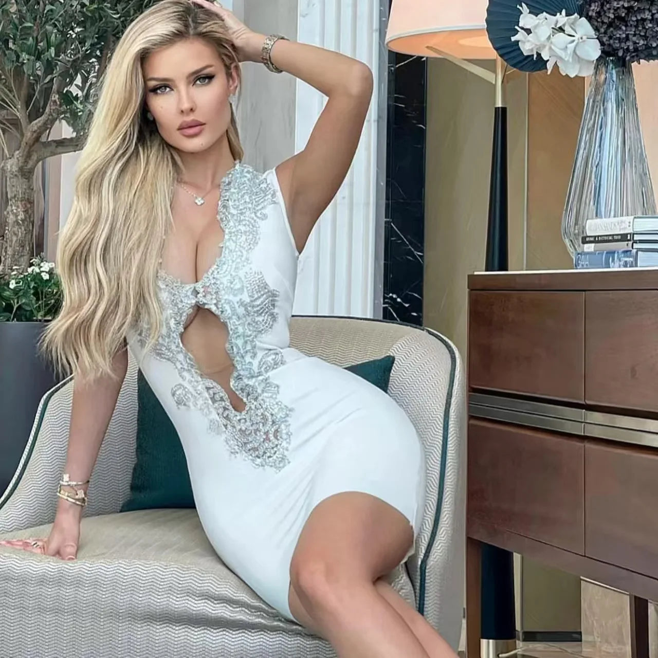 White Color Women Sleeveless Sexy V-Neck Bodycon Mini Bandage Dress Fashion Celebrate Nightclub Party Birthday Outfit