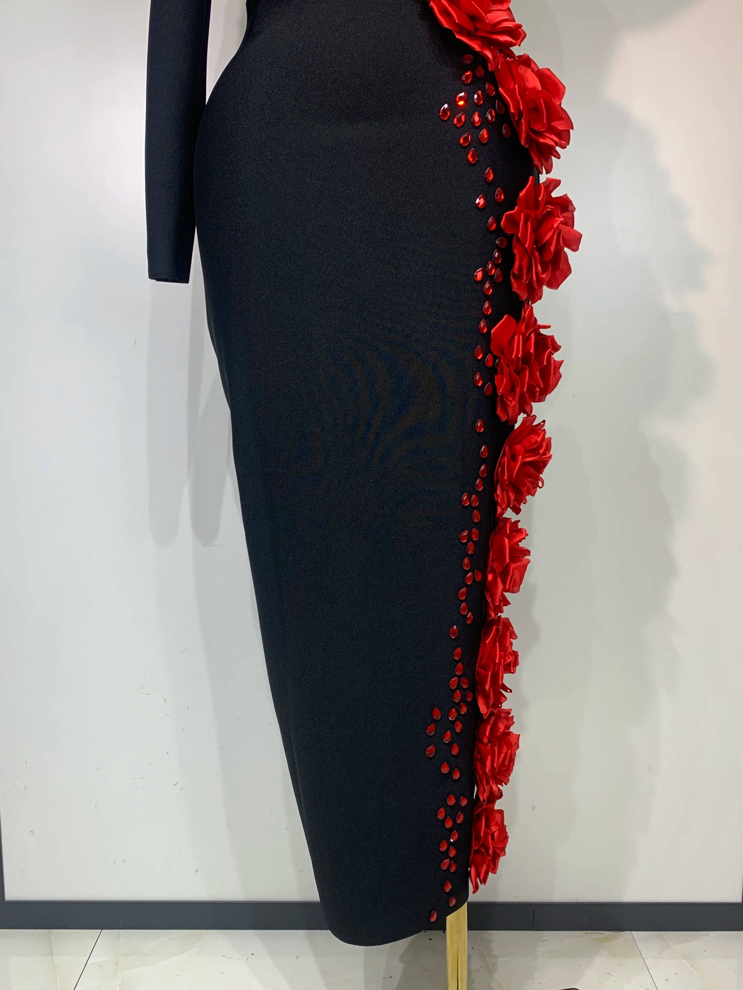 Women Luxury Black Single Sleeve Bandage Dress Red Appliquies Elegant Luxury Rhinestones Birthday Celebrity Evening Party Gowns