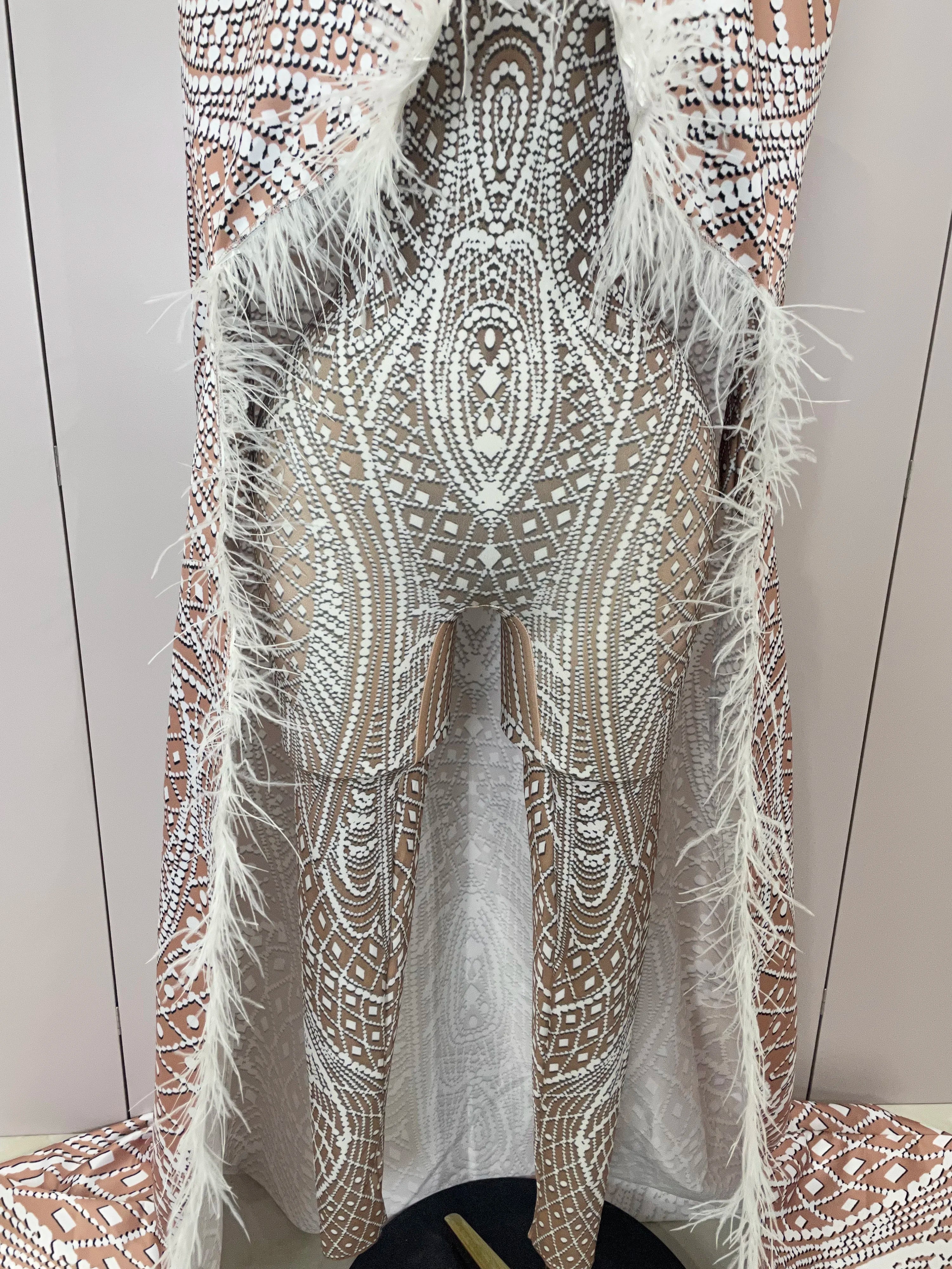 2025Luxury Feathers Cloak White Printing Sexy Sheath Jumpsuit Women Evening Party Bar Nightclub Singer Stage Performance Costume