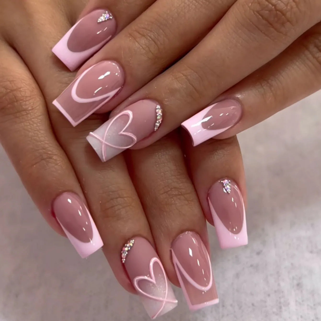 24Pcs French Pink Press on Nails Short Square Head Fake Nails with Flower Rhinestone Design Wearable Finished False Nail Tips 242