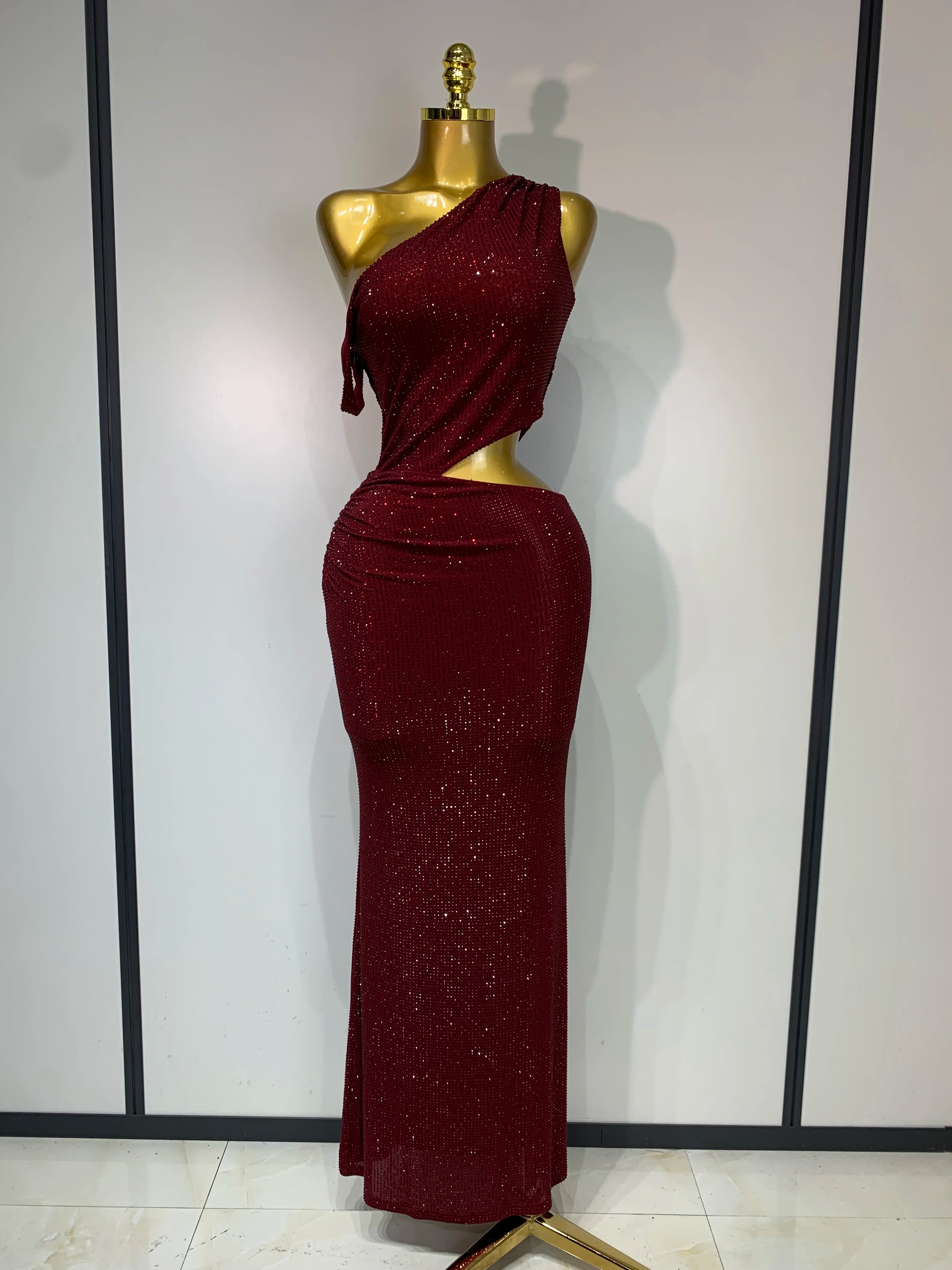 Women Sexy One Shoulder Exposed Waist Diamonds Bodycon Long Dress Cut Out Luxury Crystal Dresses Evening Party Birthday Gowns Red