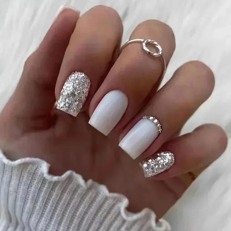 24Pcs Fashion Fake Nails Press on Short Square Head False Nail Art Black Starlit Sky Design Artifical Full Cover Nail Tips 607