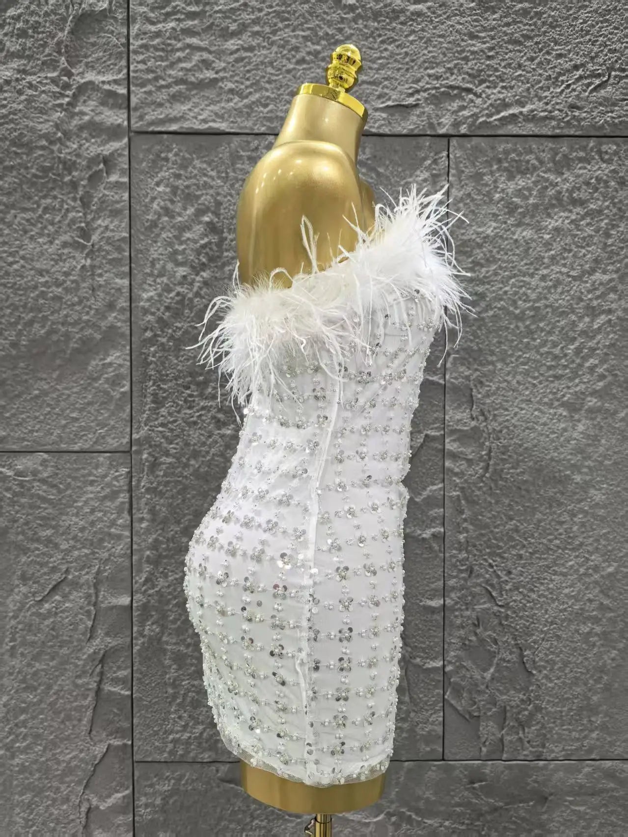 White Color Women Sexy Strapless Feathers Bodycon Mini Dress Celebrate Fashion Nightclub Party Birthday Outfit Vestido