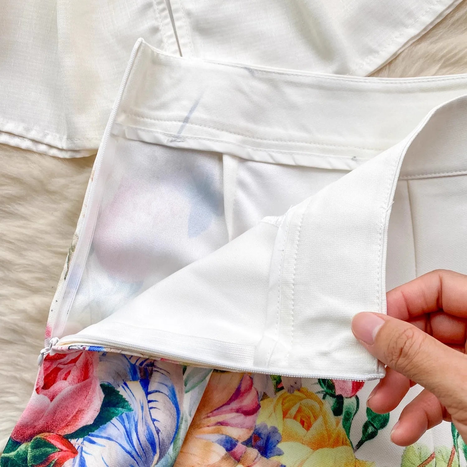 Summer Runway Two Piece Shorts Suit Women Stand Lantern Sleeve Printed Loose Belt Blouses + Hollow Hem Shorts Matching Sets 6227