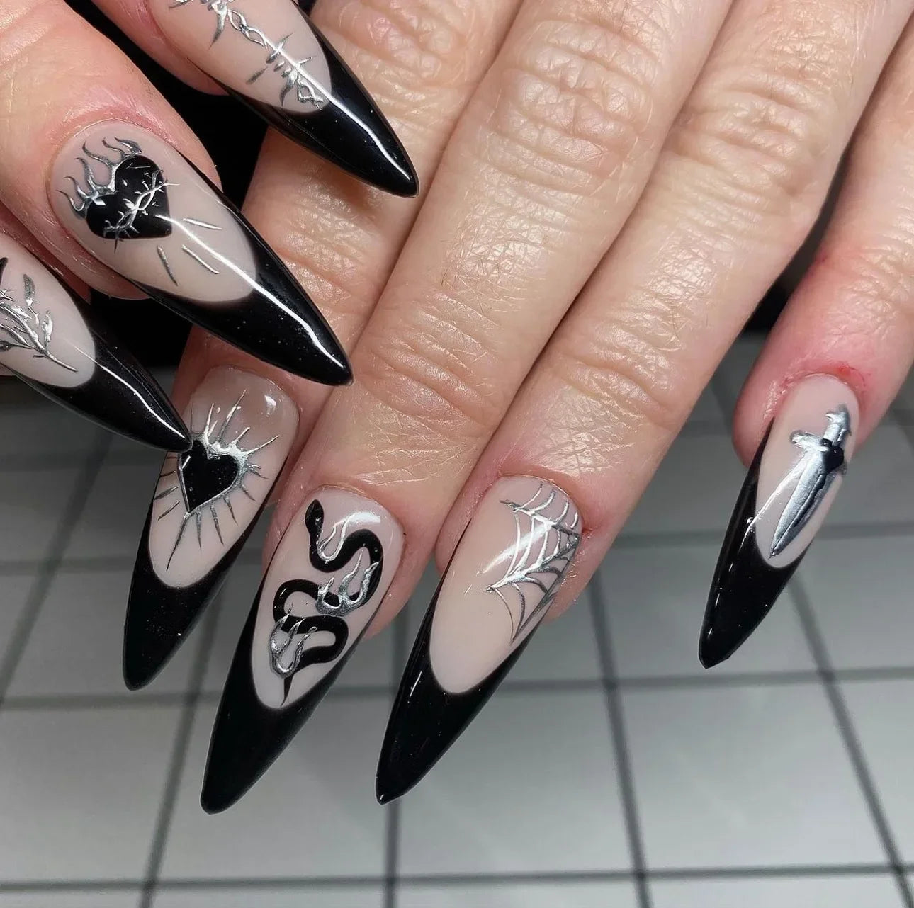 24pcs Leopard Print Almond Fake Press on Nails with Mini Flower Acrylic Fake Nails Retro Sweet Cool Design Press Ons French Nail 42