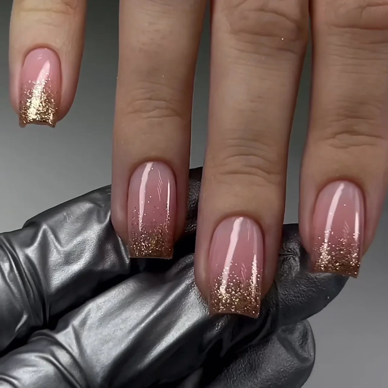 False Nails Broken Diamonds Fashion Gradient Wine Red Ballet Press on Fake Nails Glitter Mid-length French Nail Tips Art 24Pcs 3