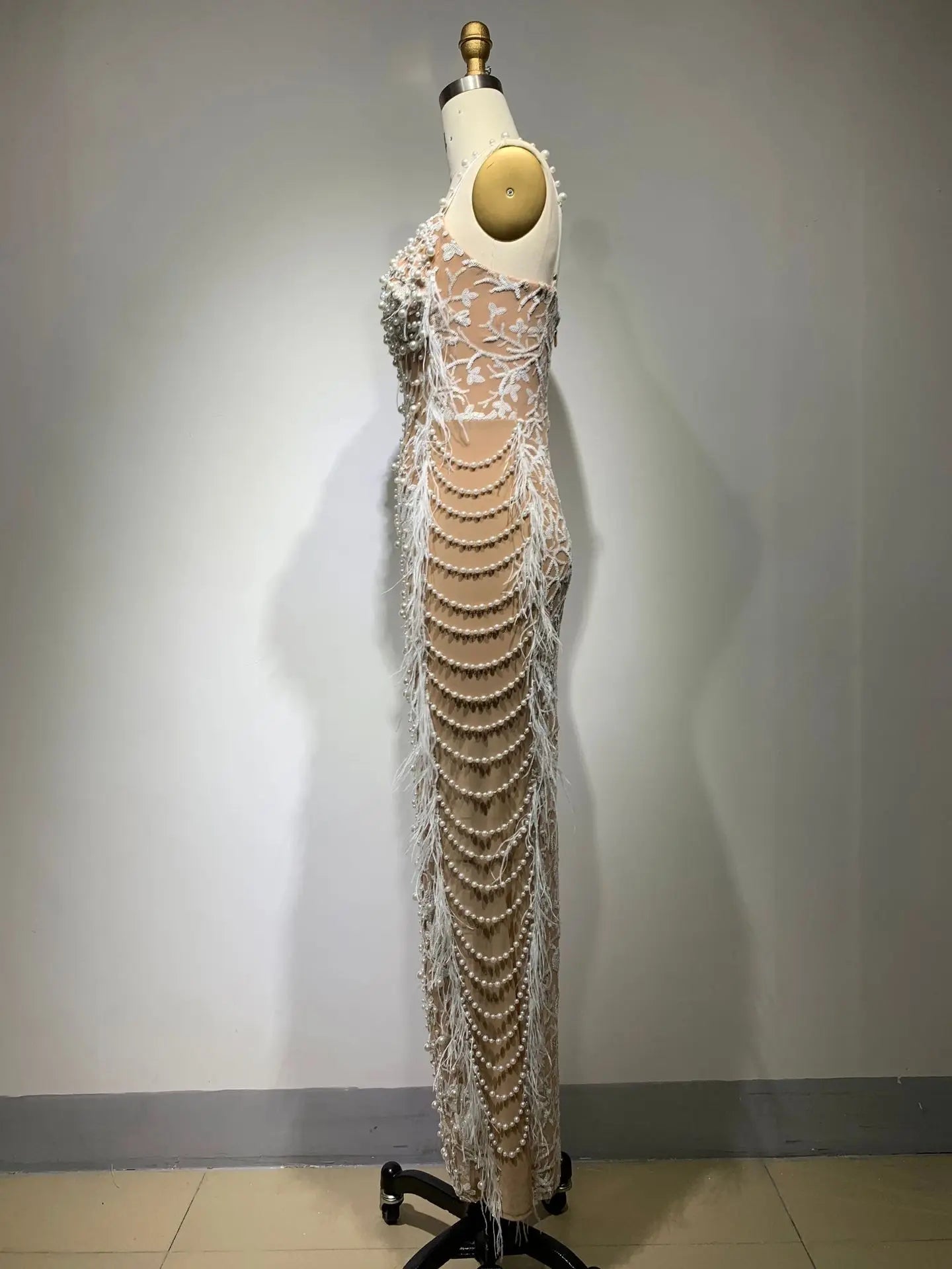 Gorgeous Feathers Beading Spaghetti Strap Bodycon Long Dress Woman Evening Dress Celebrity Birthday Party Outfit