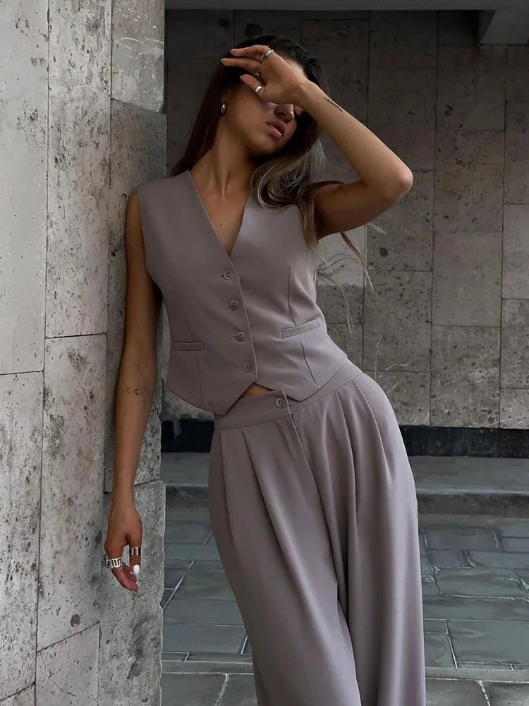 New Two Piece Wide Leg Pants Set Women's Spring New V-Neck Sleeveless Vest with Hanging Wide Leg Pants Casual Set Khaki