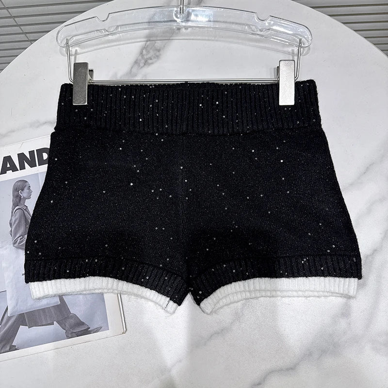 Winter New Fashion Casual Contrast Color Knitted Cardigan For Women Elastic Waist Shorts Female Trend 11A07451