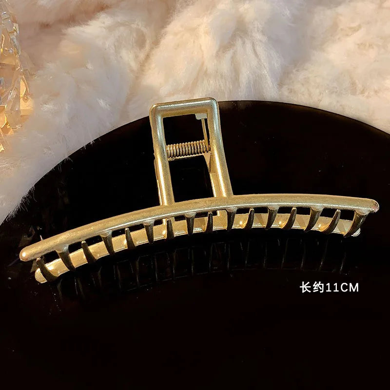 Metal Gold Pearl Hair Clips For Women Elegant Rhinestones Hair Claw Geometric Hollow Hairpins Vintage Barrette Hair Accessories LH681416