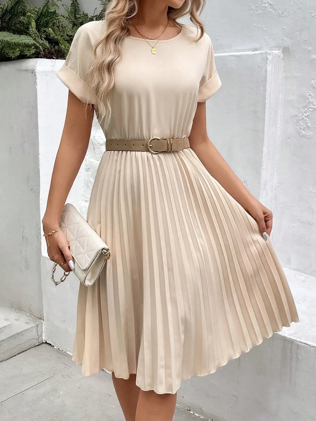 Cross border European and American women's fashionable and elegant ruffled sleeve pleated dress apricot