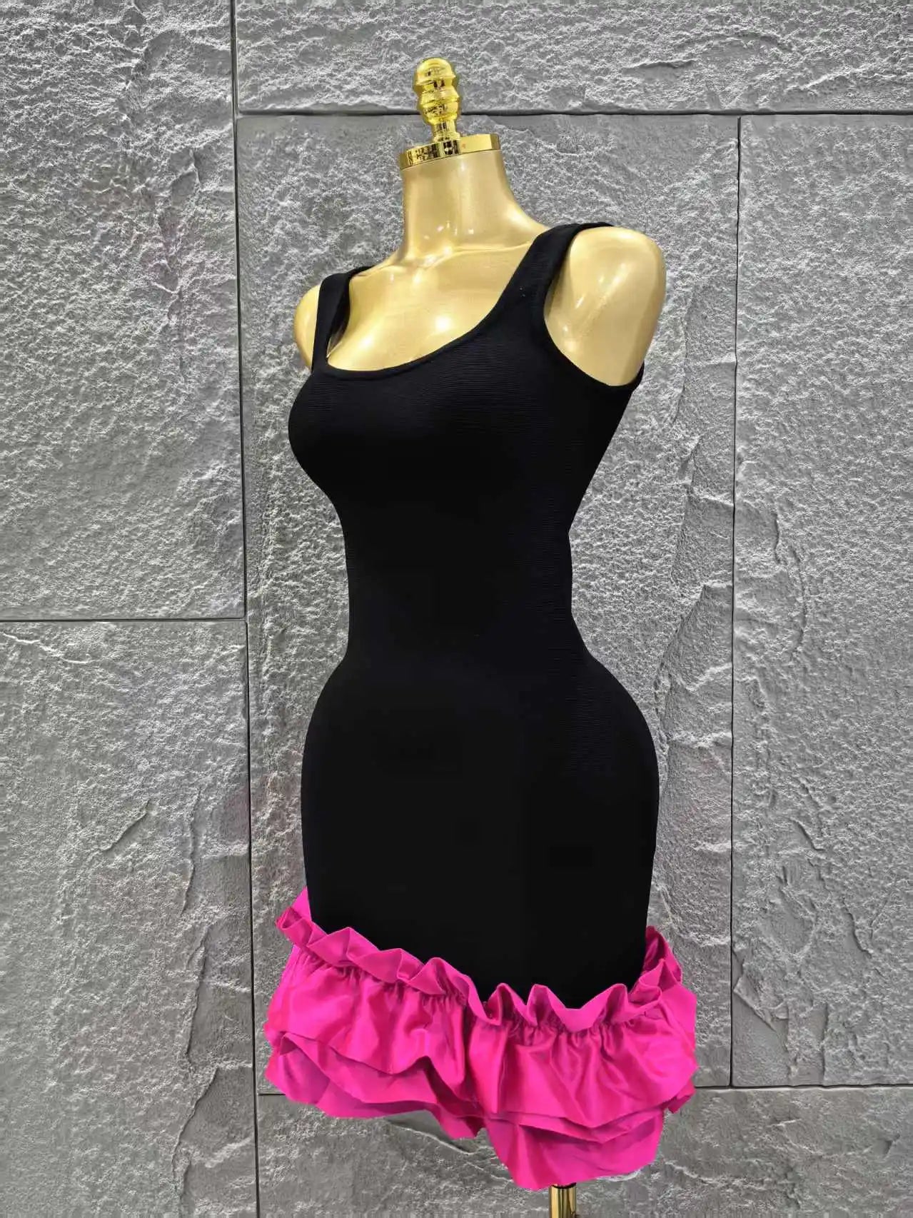 Women Sleeveless Sexy O-Neck Ruffles Bodycon Mini Bandage Dress Celebrate Nightclub Party Bar Singer Outfit