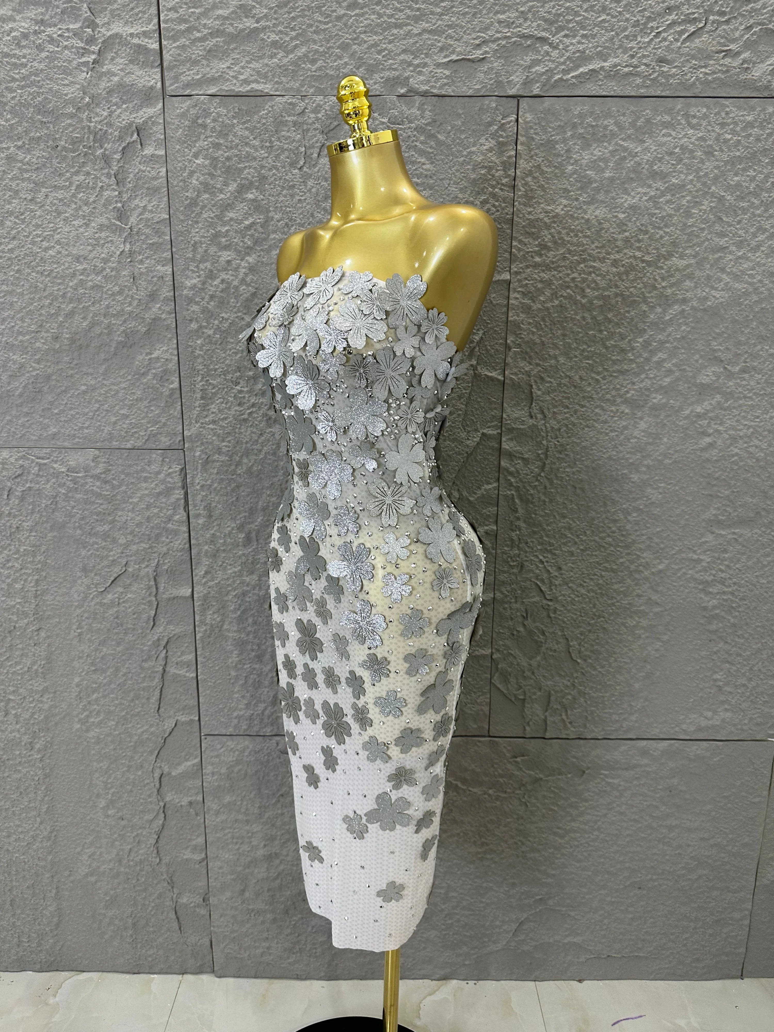 Sparkly Women Sexy Strapless Slim-fit 3D Flower Evening Gala Party Nightclub Cocktail Party Stage Performance Costume