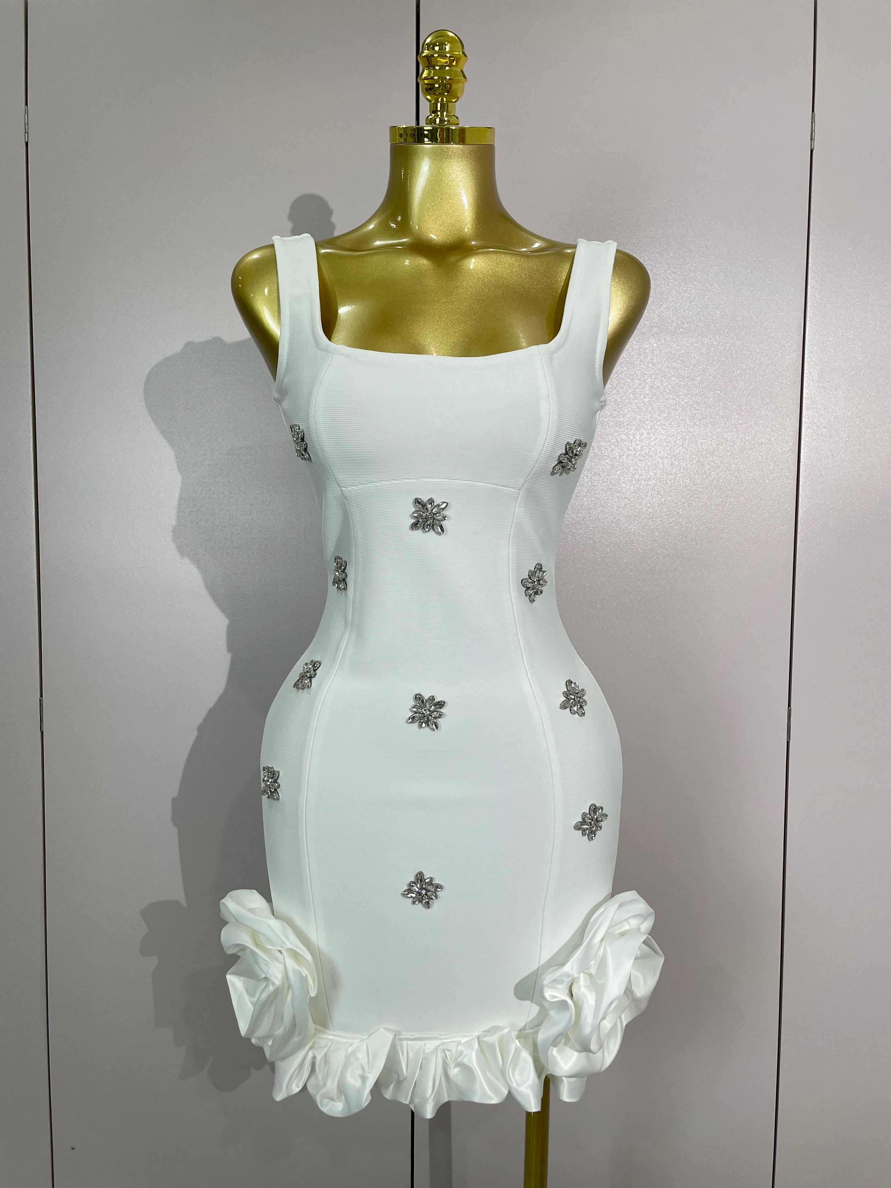2025 New STyle Shining Crystal Women Sleeveless Bodycon Mini Bandage Dress Elegant Ruffles Cute Birthday Party Celebrate Dress WHITE