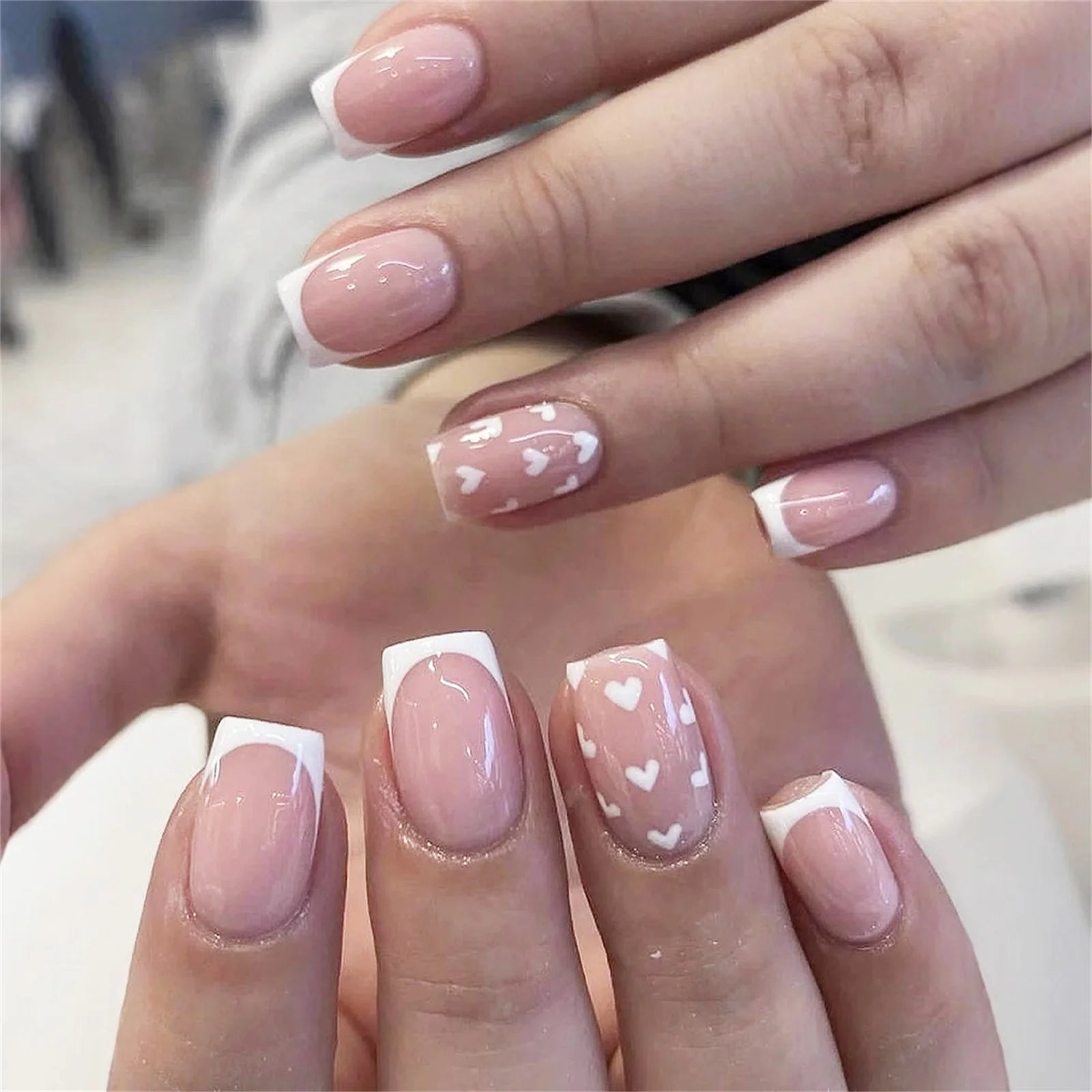 Minimalist Nude Color Fake Nails 24Pcs White French Press On Nail Love Heart Printed Women Valentine's Day/Dating Charm Manicure Y2