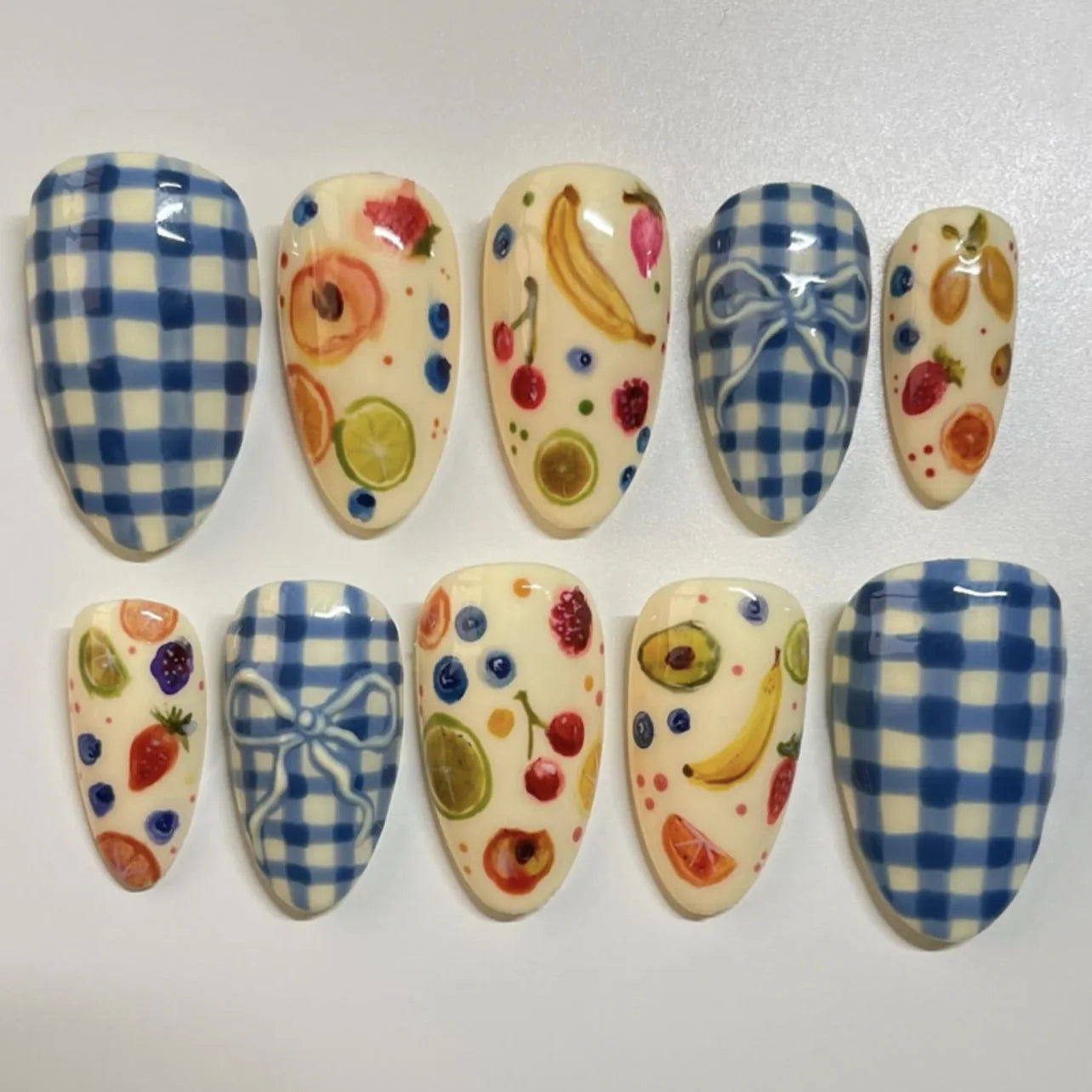 24Pcs Short Round Almond Lovely False Nails Full Cover Fresh Cartoon Fruit Pattern Designs Wearing Nails Art French Summer Nails 5