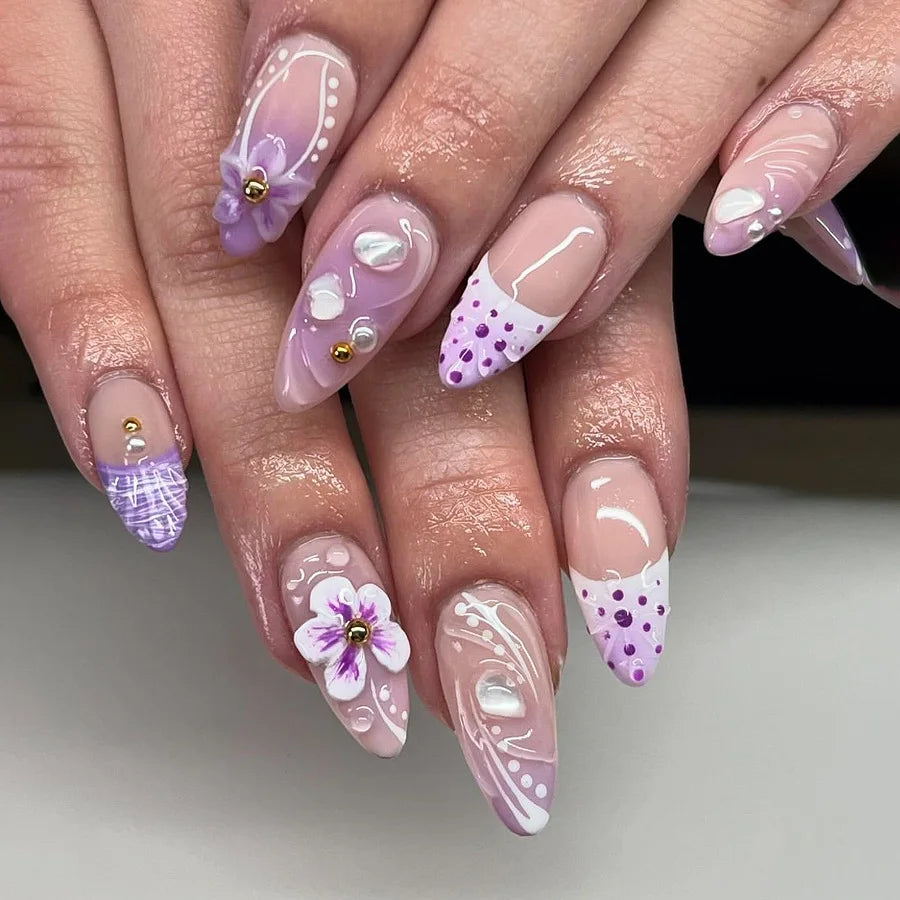 24Pcs Simple Almond Fake Nails Art with Jelly Glue White French Press on False Nails 3D Golden Stripes Design Wearable Nail Tips 3503