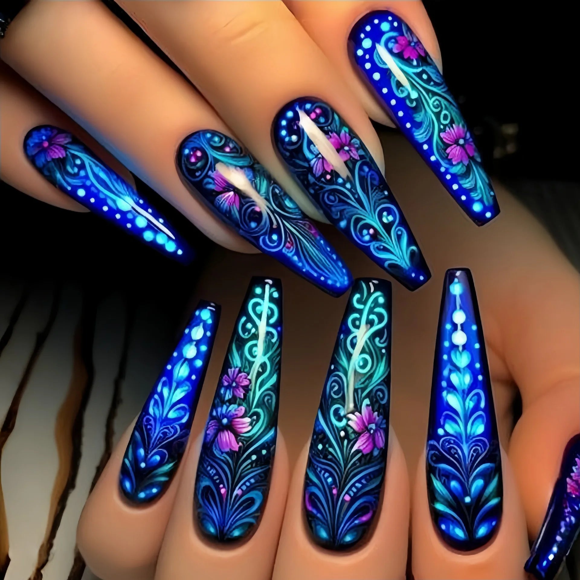 24pcs/set Medium long fake nails for women Spring summer flowers butterfly bee design faux ongles tips press on false nail art 1952
