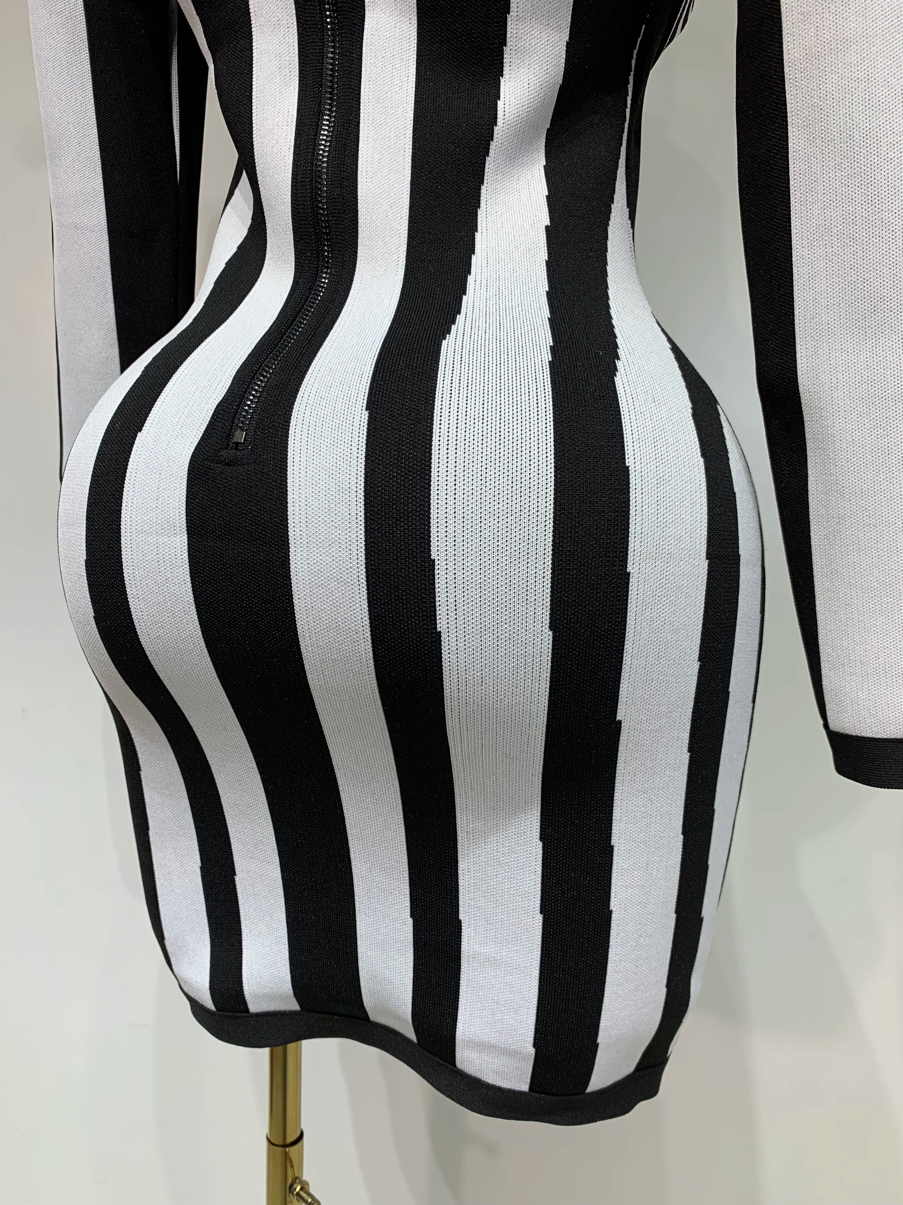WomenLuxury Sexy Long Sleeve Stripe Black White Mini Bandage Dress 2025 Knitted Celebrity Elegant Evening Club Birthday Dresses