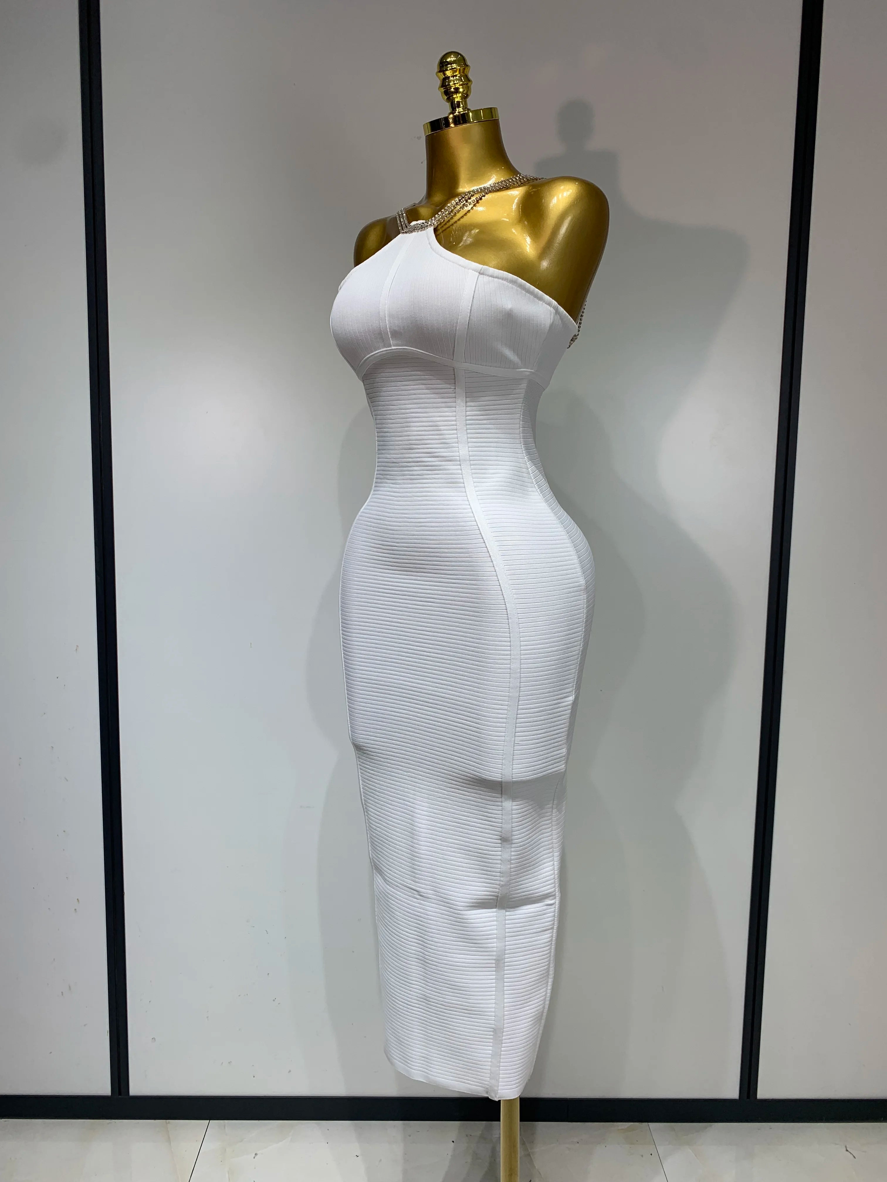 Sexy Sling Backless Crystal Diamonds Chain Bodycon Bandage Dress 2025 White Elegant Evening Club Luxury Birthday Party Dresses