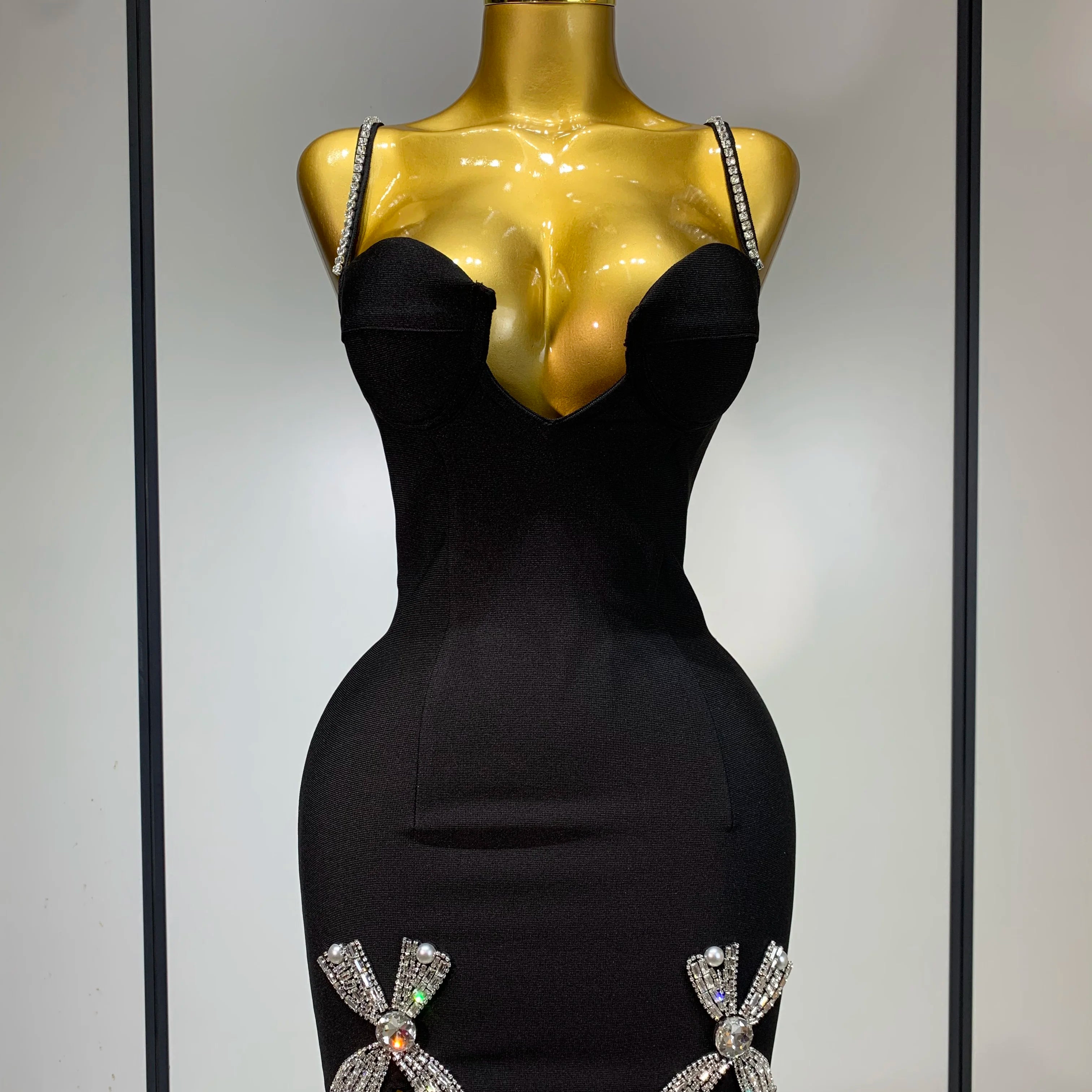 Women Celebrity Sexy V Neck Beading Black Mini Bodycon Bandage Dress Luxury 2025 Knitted Elegant Evening Club Party Dresses black