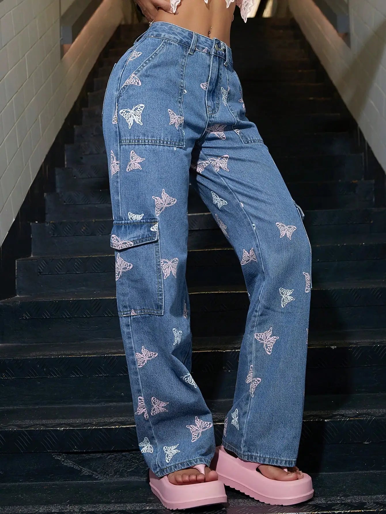 Women Fashion Cargo Jeans 90s Retro Street Pink Butterfly Embroidery Flap Pocket Baggy Straight Leg Overall Denim Trousers