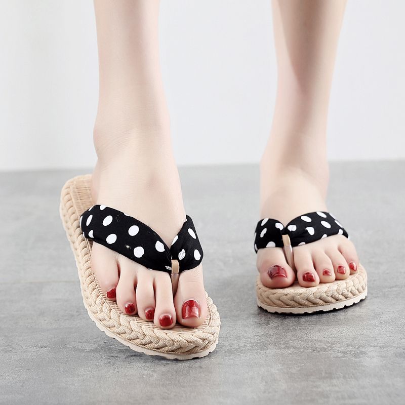 Summer Women's Slippers, Fashionable and Versatile Shopping Traveling Beach Herringbone Flat Sandals Black dot style