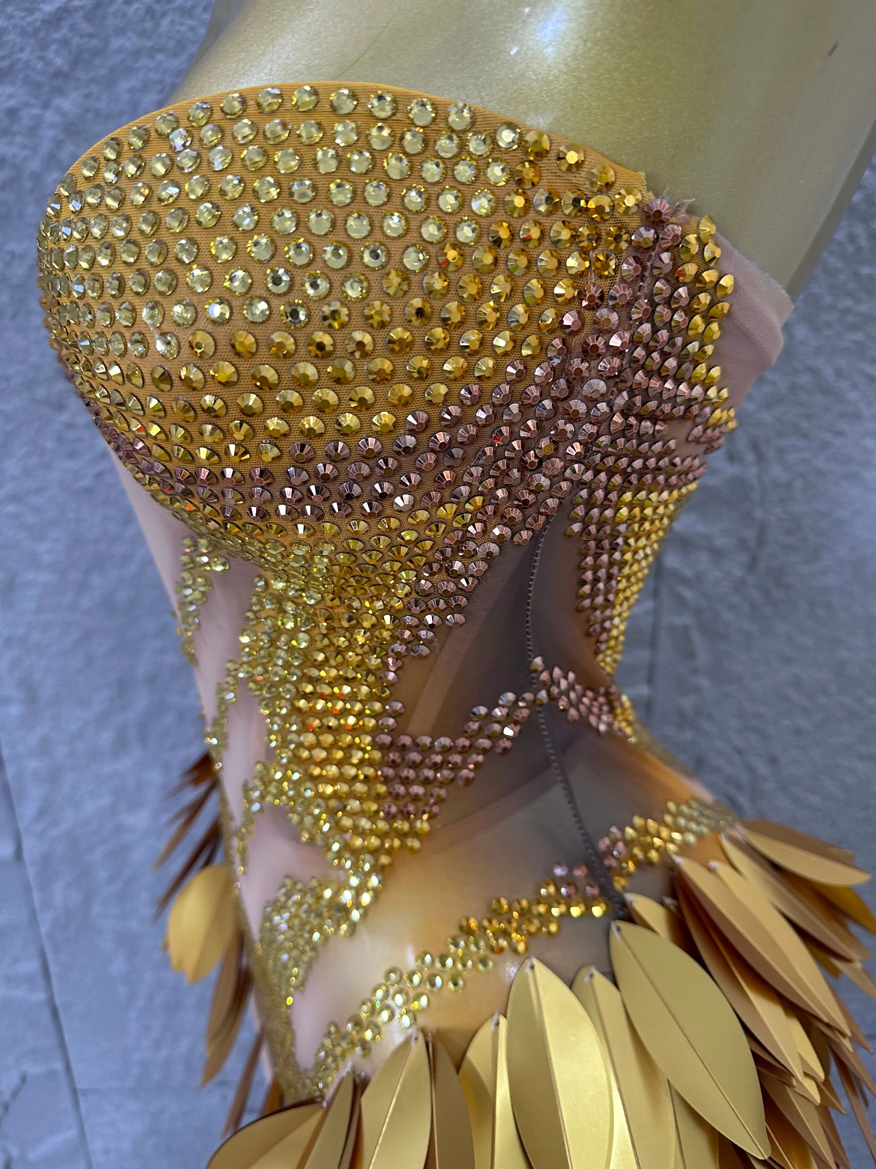 Luxurious Gold Strapless Dress Women Sexy Sheer Mesh Full Crystal Beaded Leaf Form-Fitting Mermaid Formal Event Party Costume