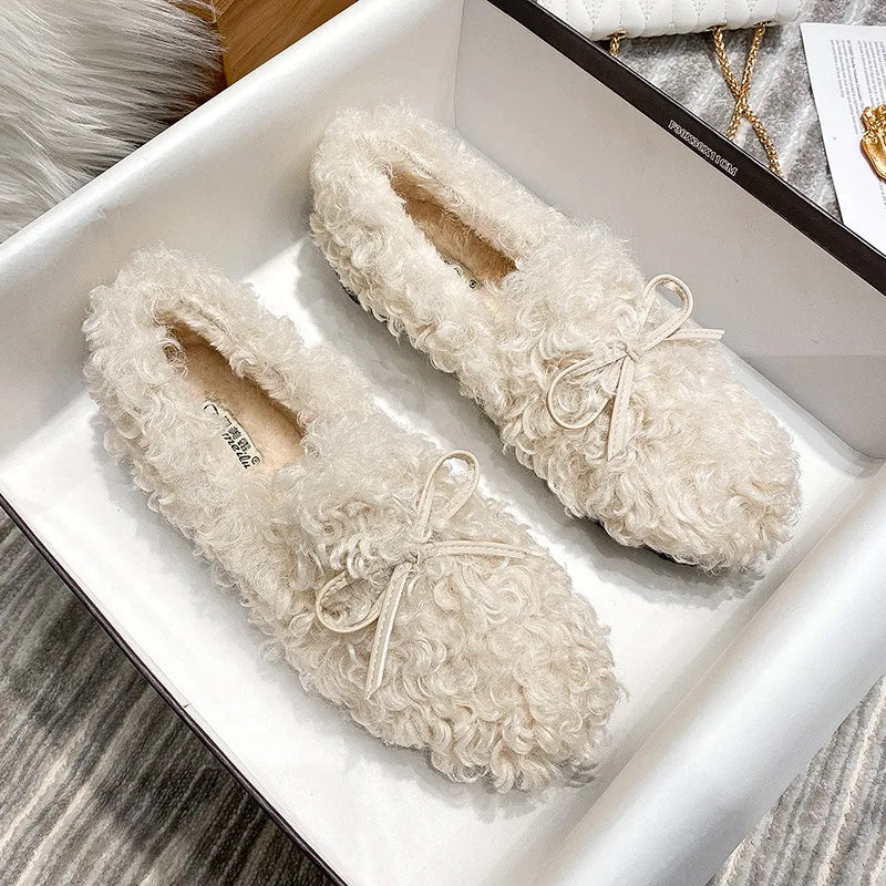 Women's plush cotton shoes Winter outdoor warm snow boots Flat bottomed Lefu shoes Lambhair Butterfly decoration design Large 41 Ivory