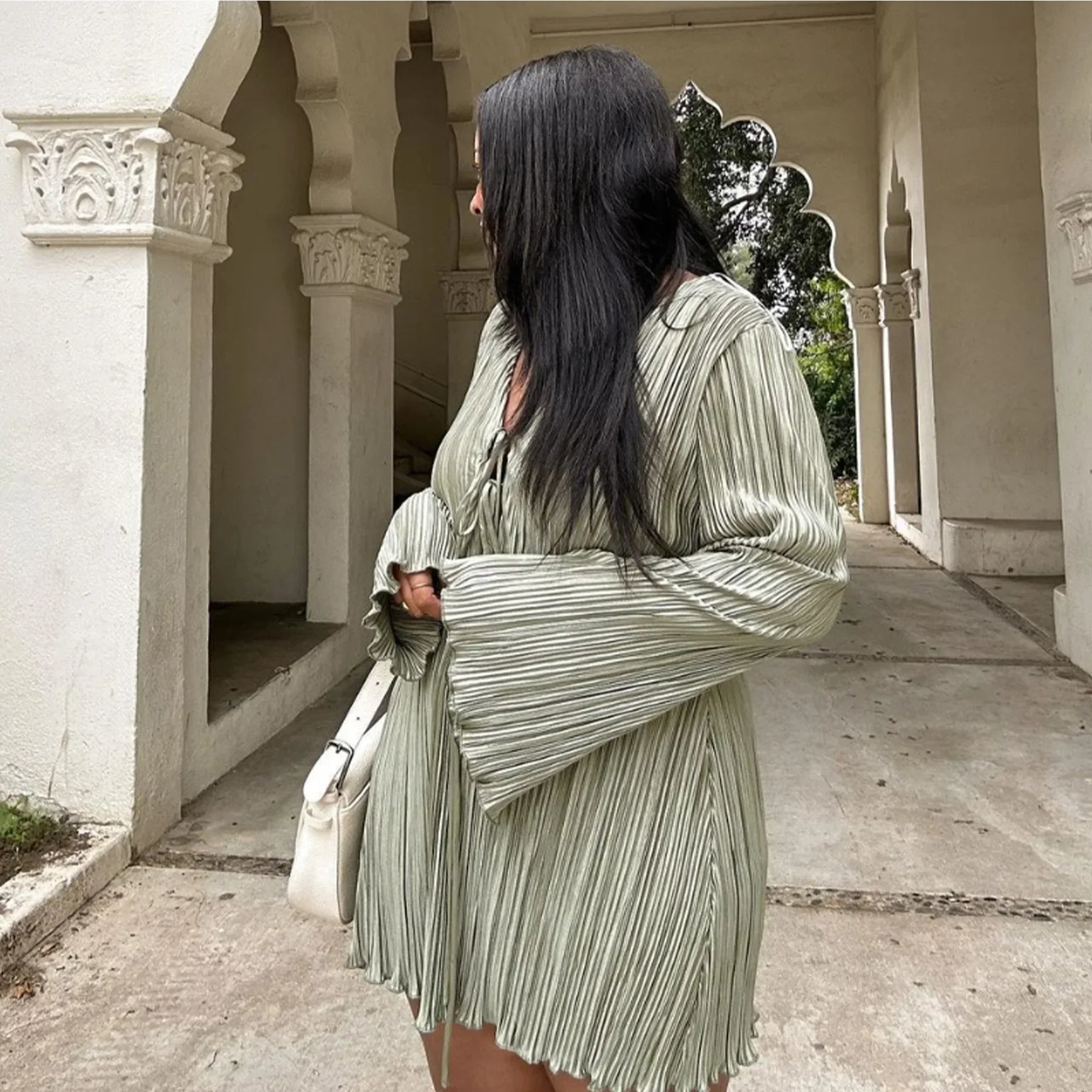 Long Sleeve Women V-neck Pleated Dress Casual Streetwear Plus Size Mini Dresses 2024 Autumn Slim Party Casual