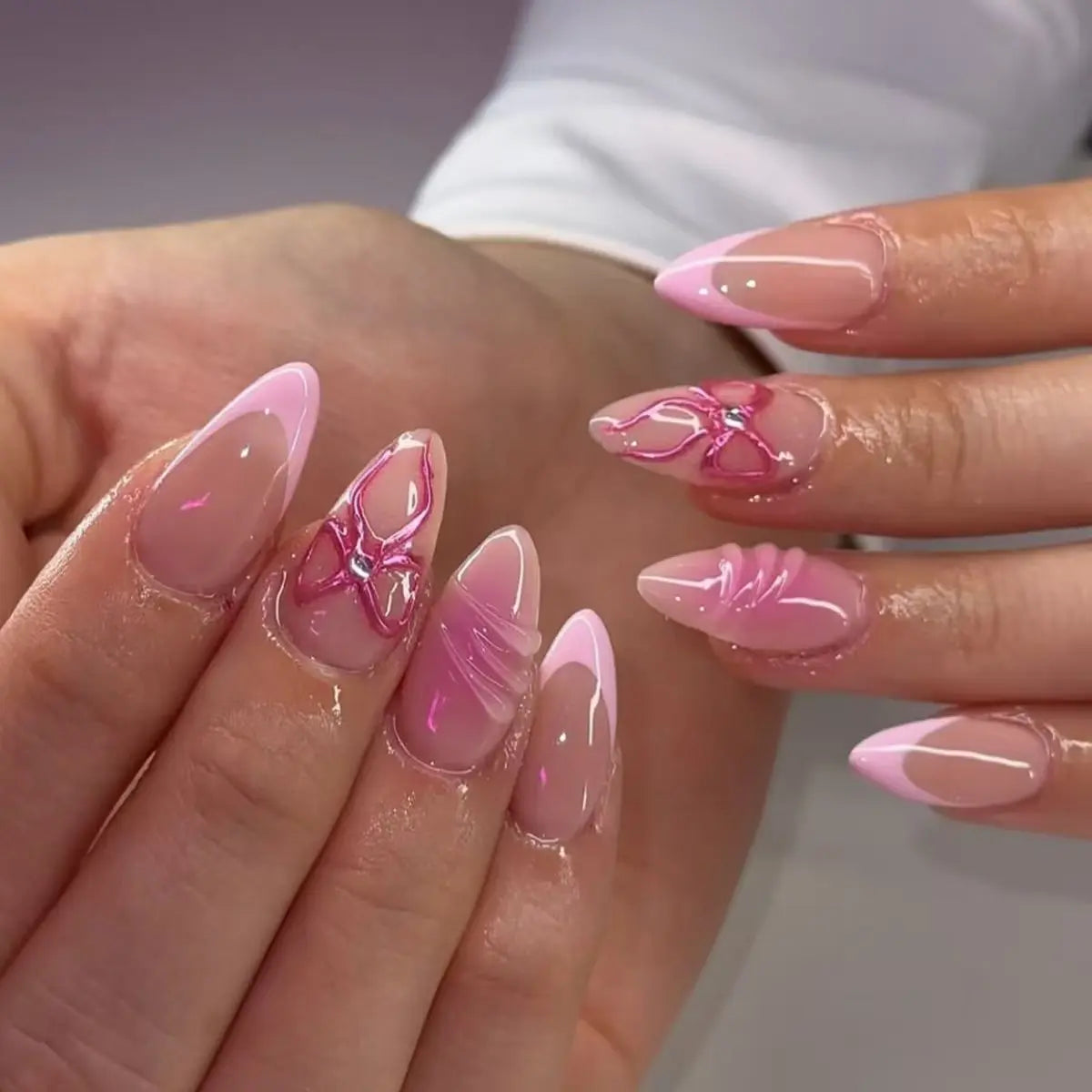 24Pcs Sweet Y2k Press on False Nail with Heart Pearl Diamonds Pink Nail Art French Almond Gradient Wearable Fake Nail Spice Girl 6