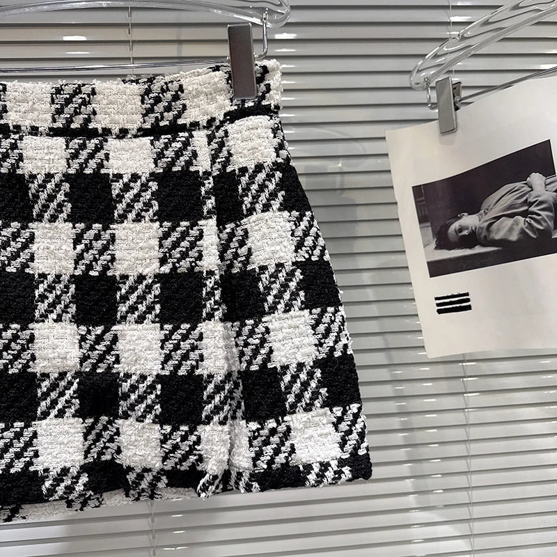Winter New Fashion Style Black White Plaid Wool Folded Edge Short Skirt For Women A-line Wrapped Hip Skirts 11A07502