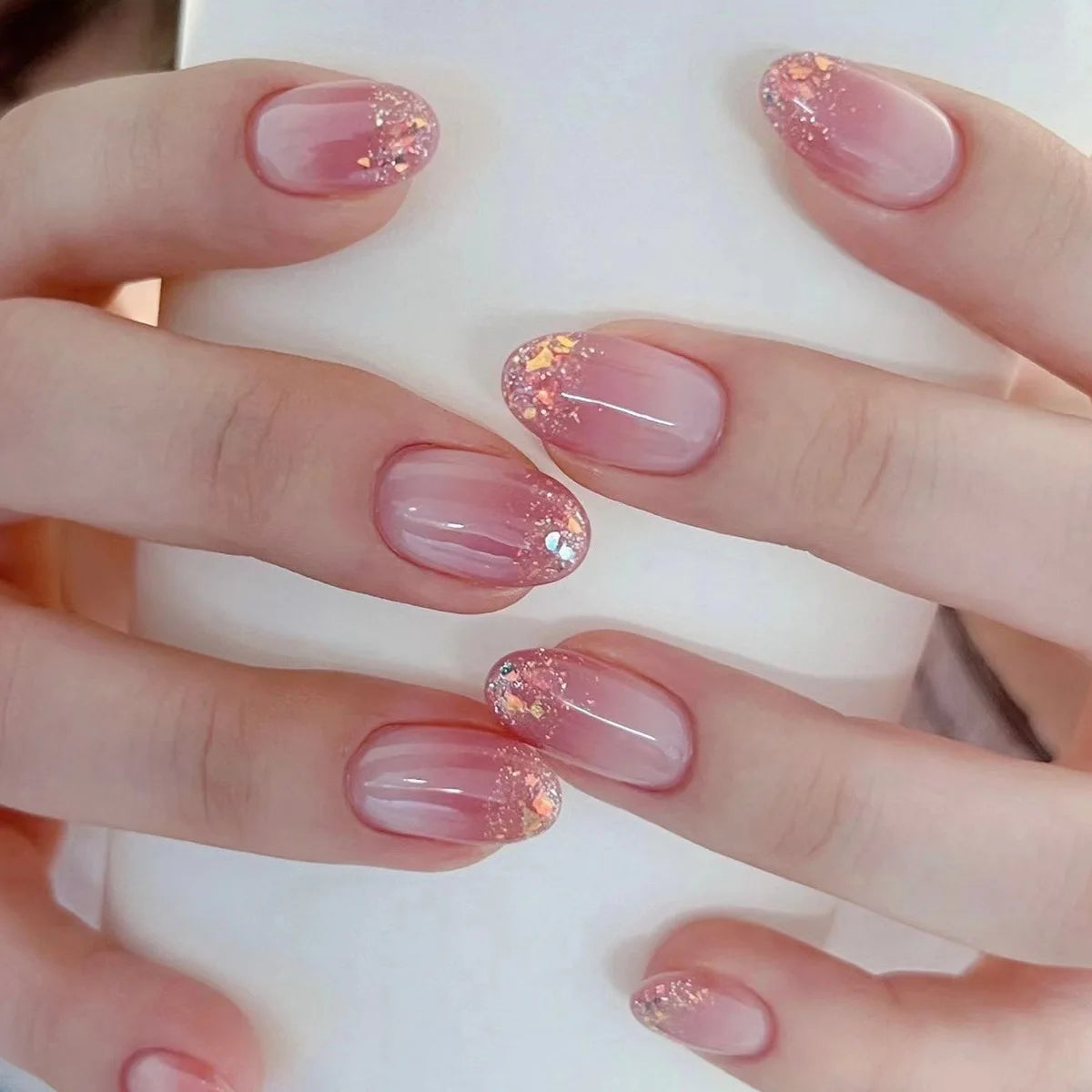 24Pcs Simple Nude Pink Press on Fake Nails with Almond Design Short Round Head False Nails Set Wearable Full Cover Nail Tips 3284