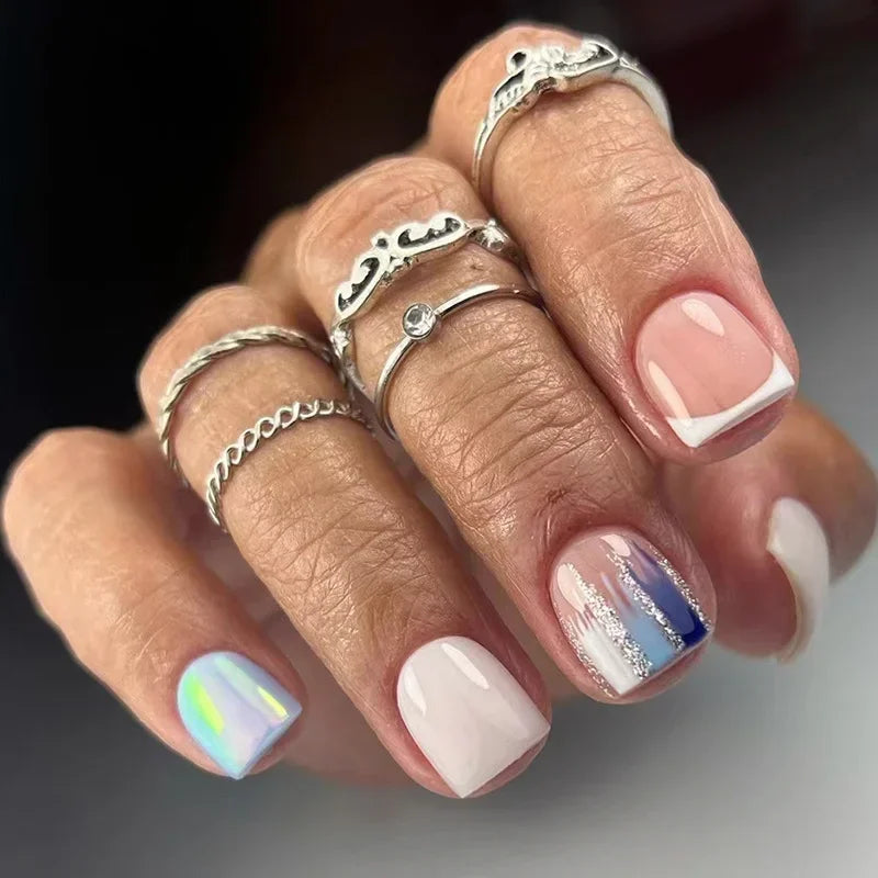 24Pcs Short Retro Flower Design Nails Art Manicure Pink False Nails Wearable Square Fake Nails Press on Full Cover Nail Tips 1116