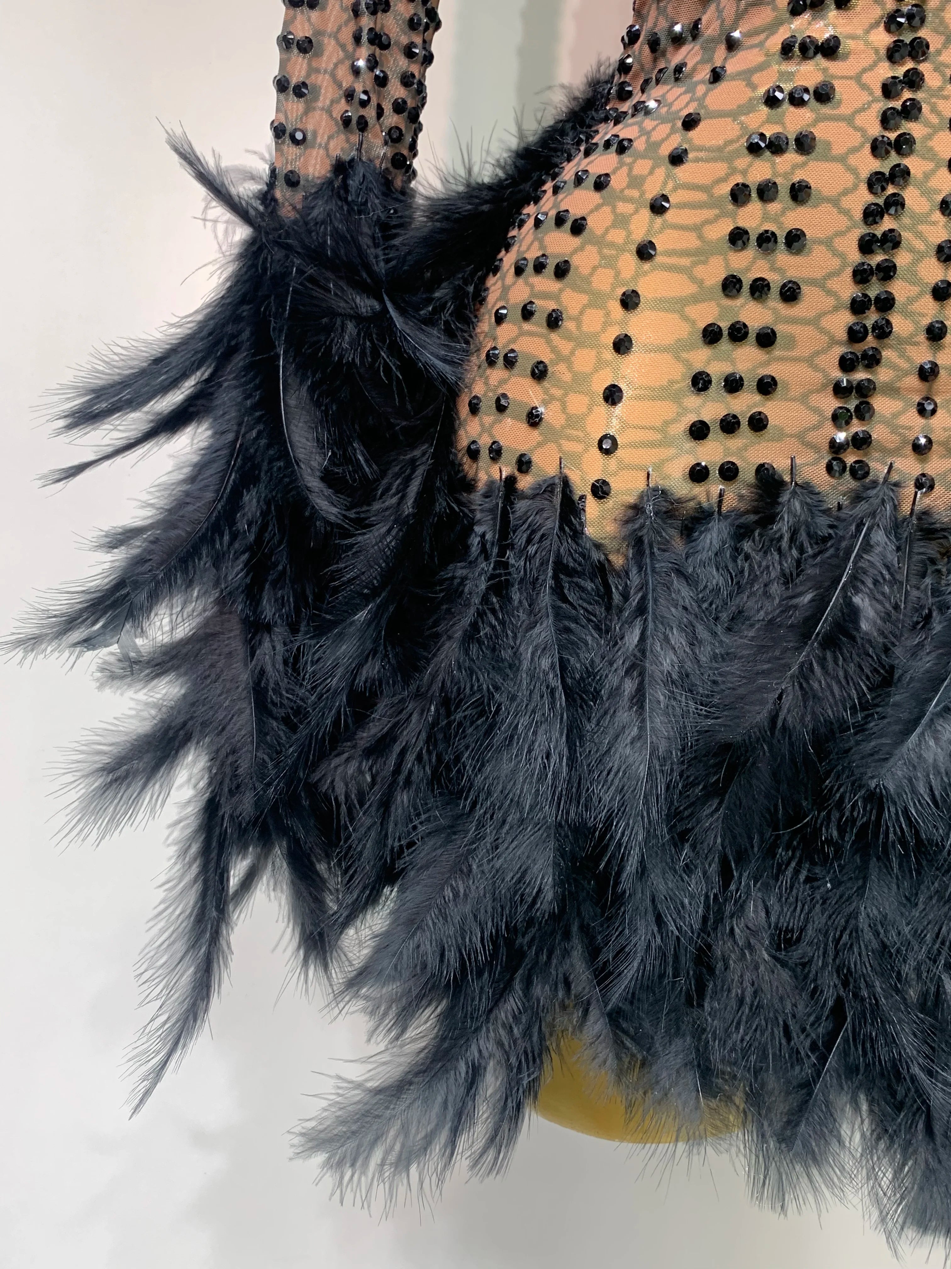 Women Luxury Birthday Dress Rhinestones Mesh Feathers Bodycon Mini Celebrity Evening Club Party Dress Nightclub Stage Outfit