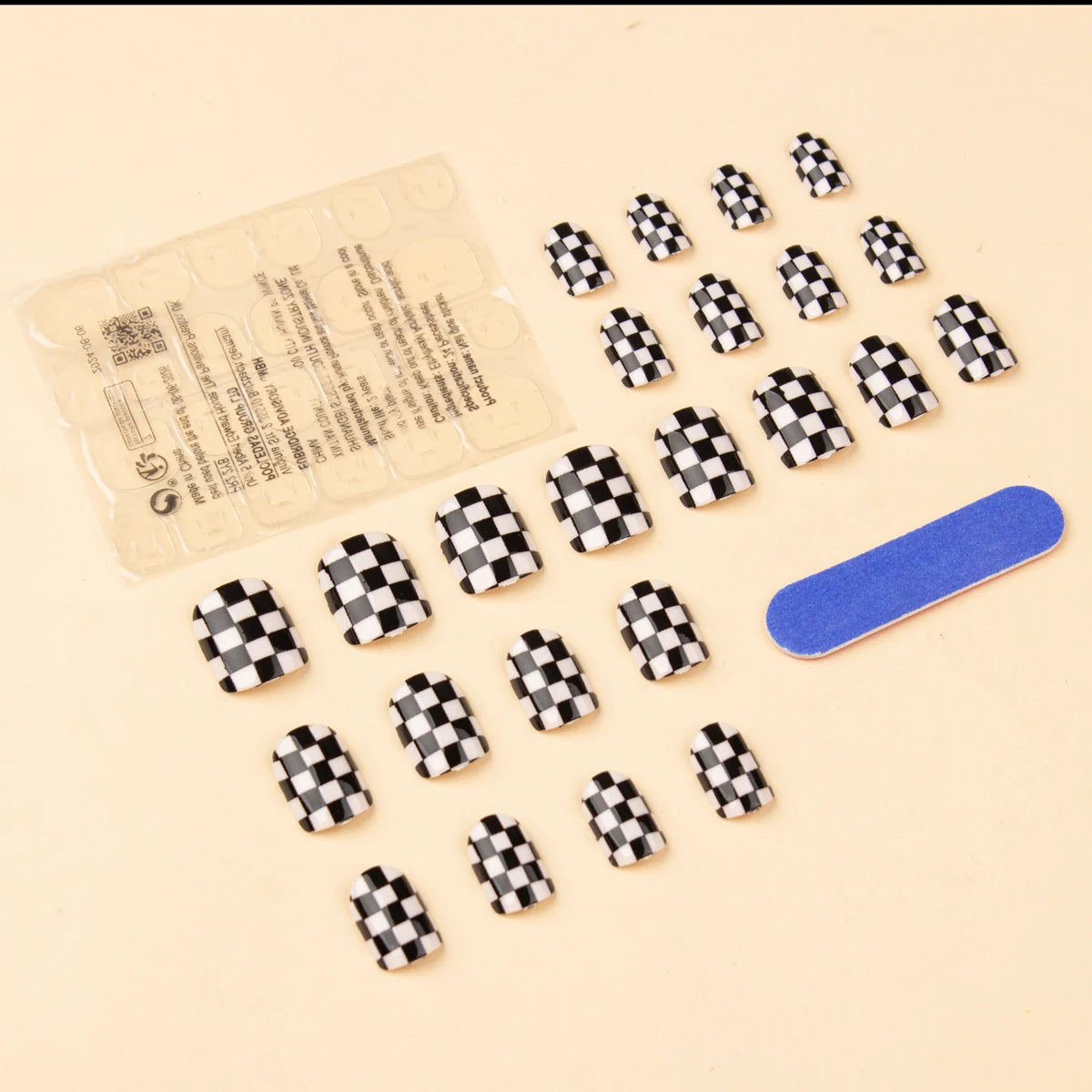 24Pcs/Set Square Short Press On Nails Y2K Cool Black-and-white Chequer Fake Nails Reusable False Nail Jelly Tabs For Women/Girls