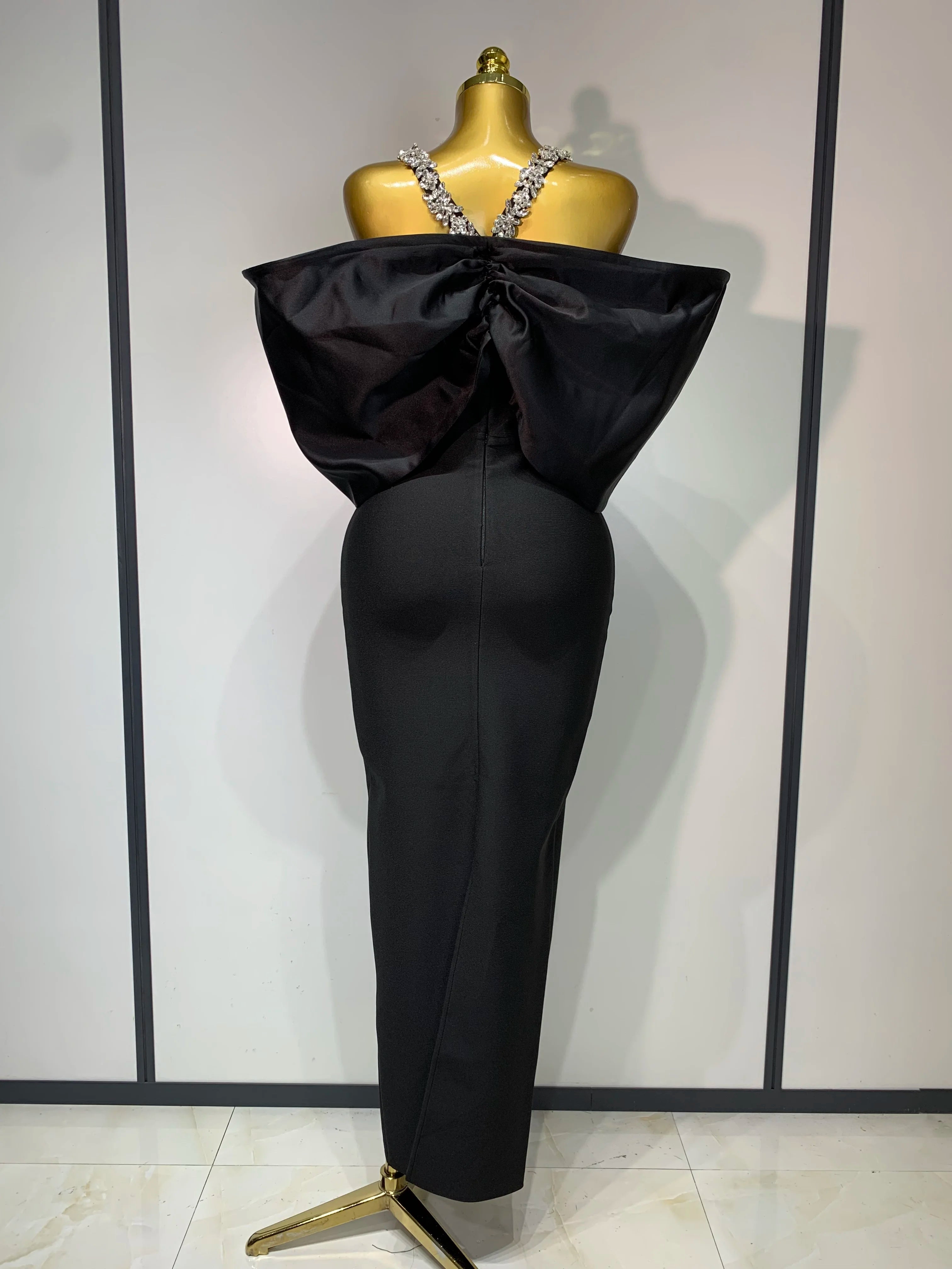 Women Sexy Off the Shoulder Crystal Halter Bodycon Long Bandage Dress Celebrate Evening Party Cocktail Luxury Birthday Dresses